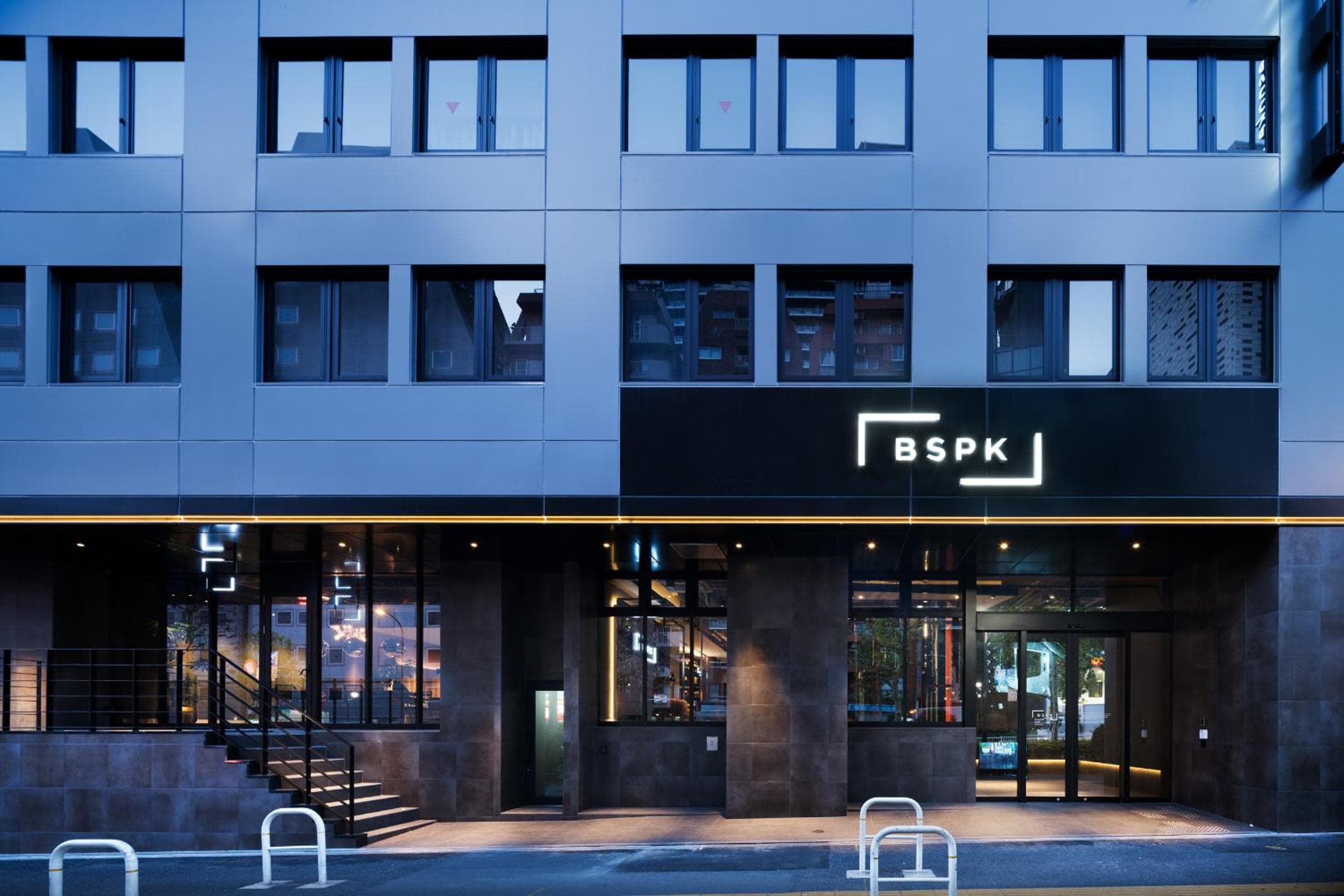 Bespoke Hotel Shinjuku: building