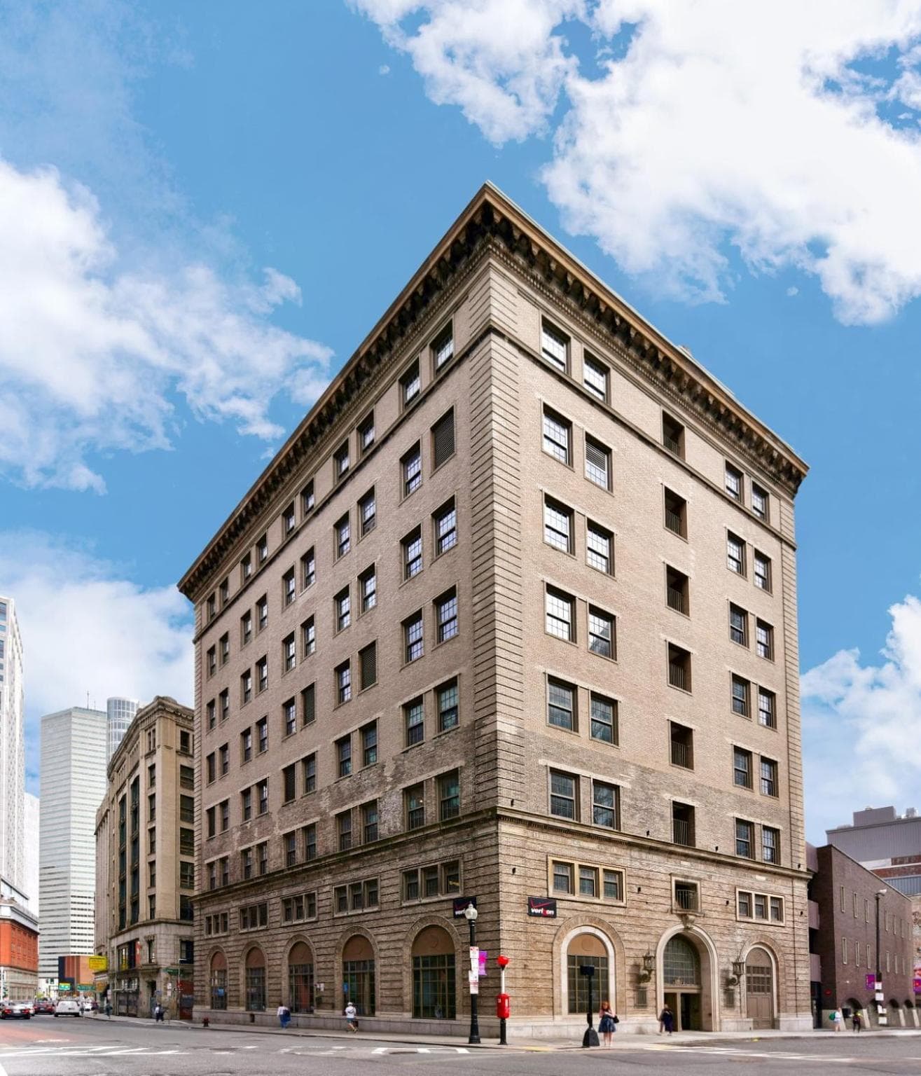 Global Luxury Suites Downtown Boston: building
