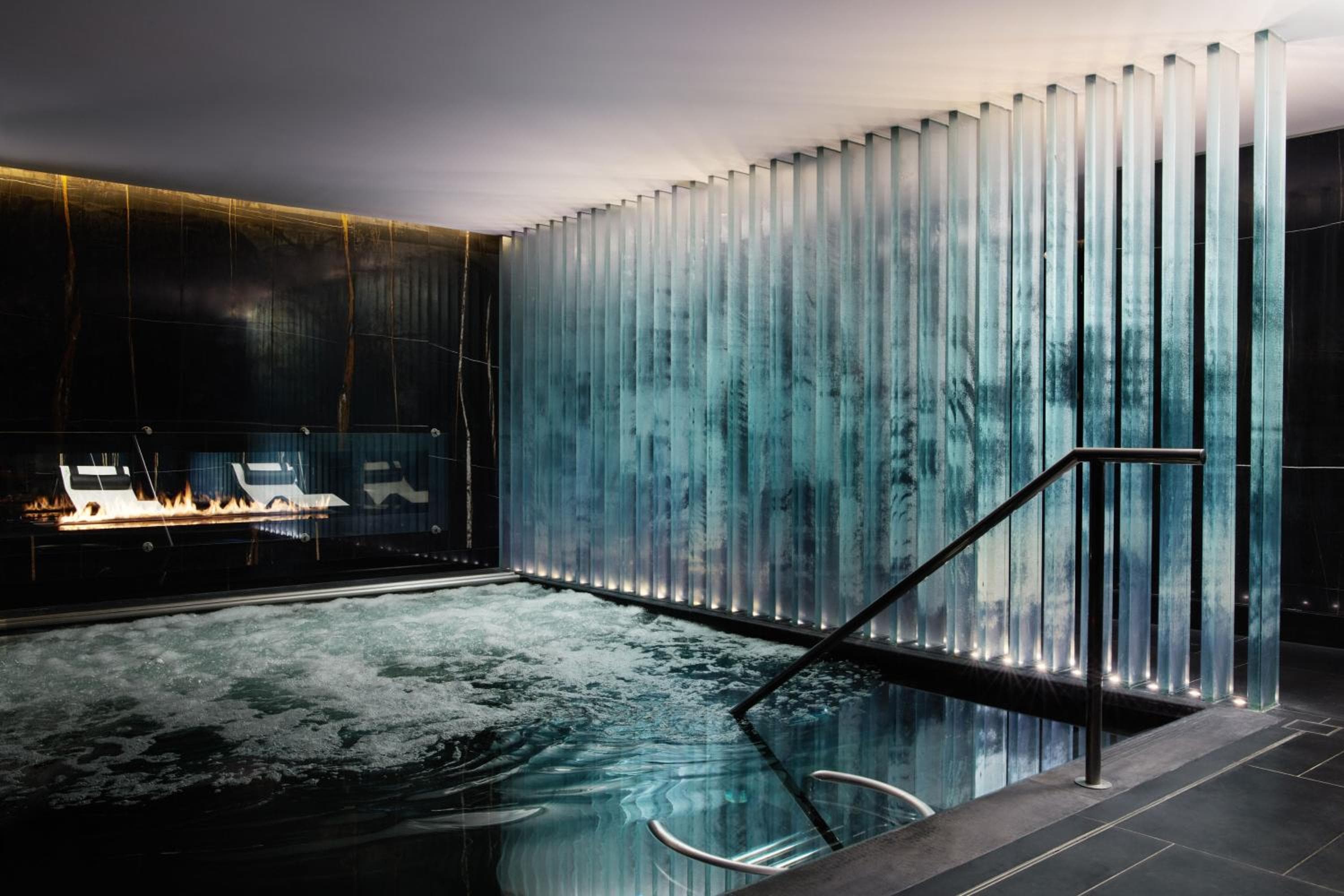 Corinthia London: indoor pool