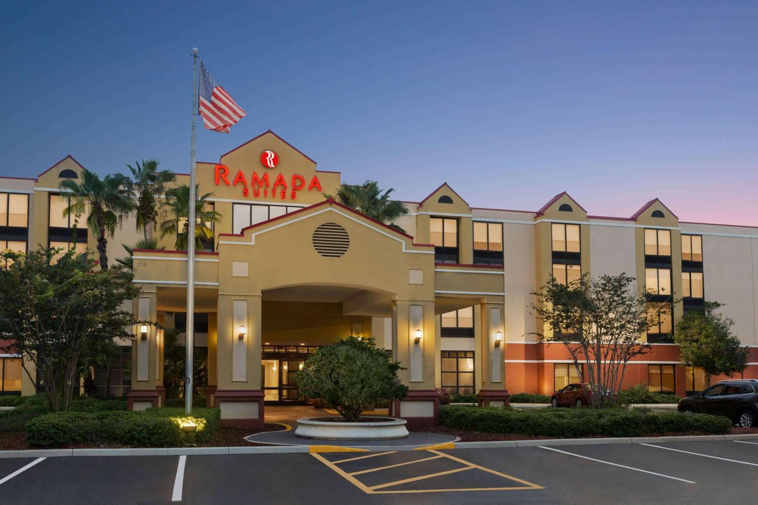 Ramada by Wyndham Suites Orlando Airport- Free Airport Shuttle: building