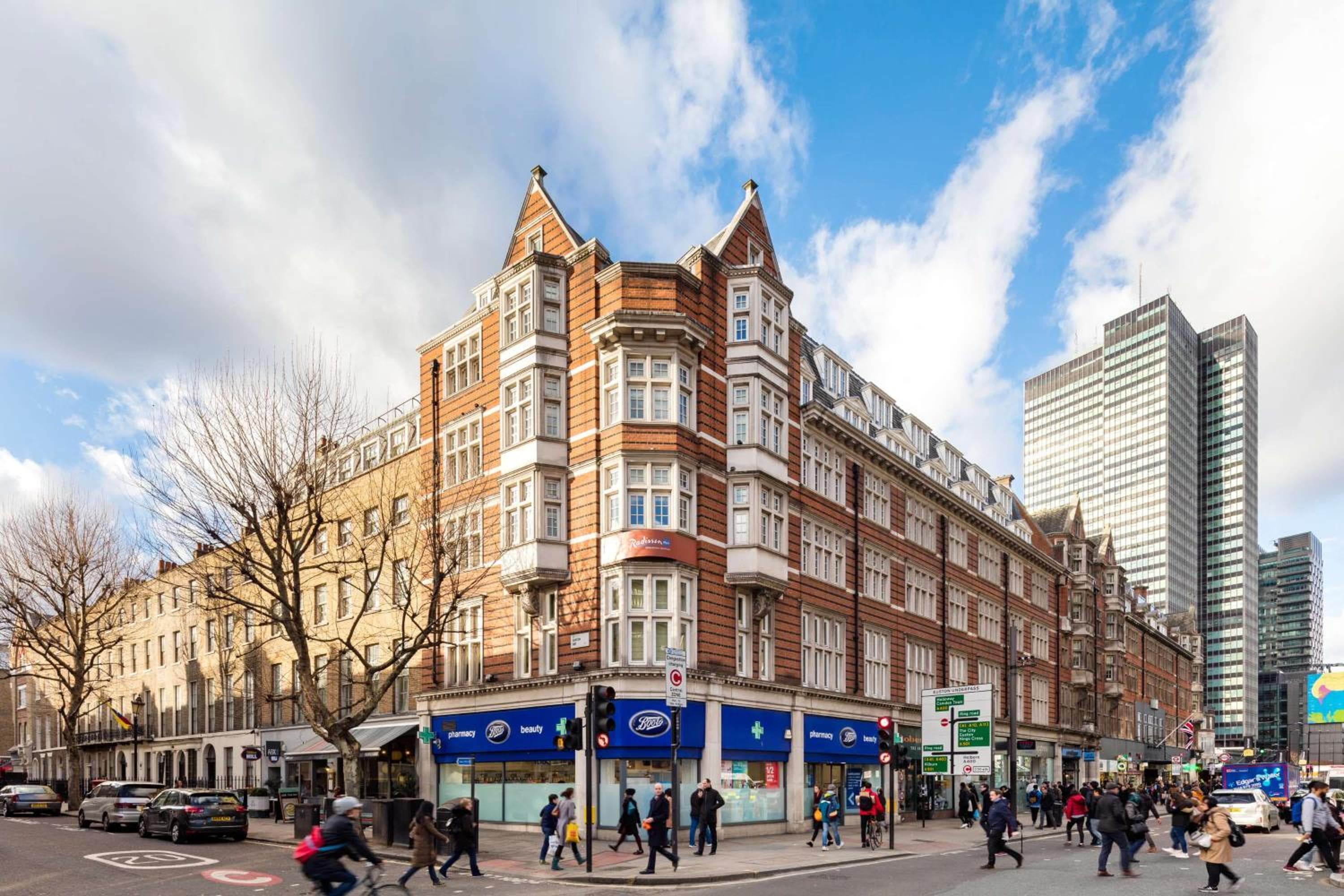 Radisson Blu Hotel, London Euston Square: building