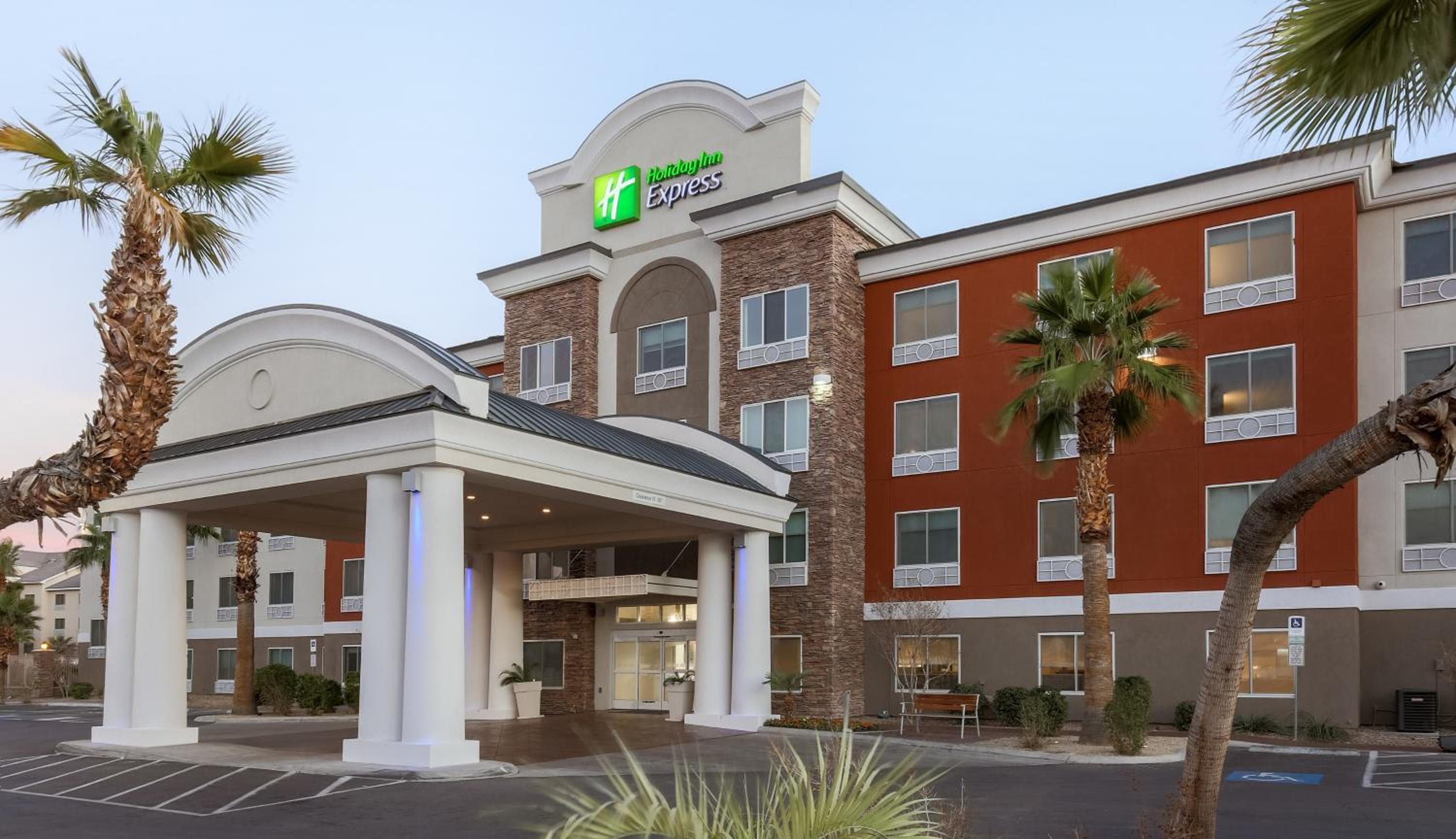 Holiday Inn Express Las Vegas Stadium Area by IHG: building
