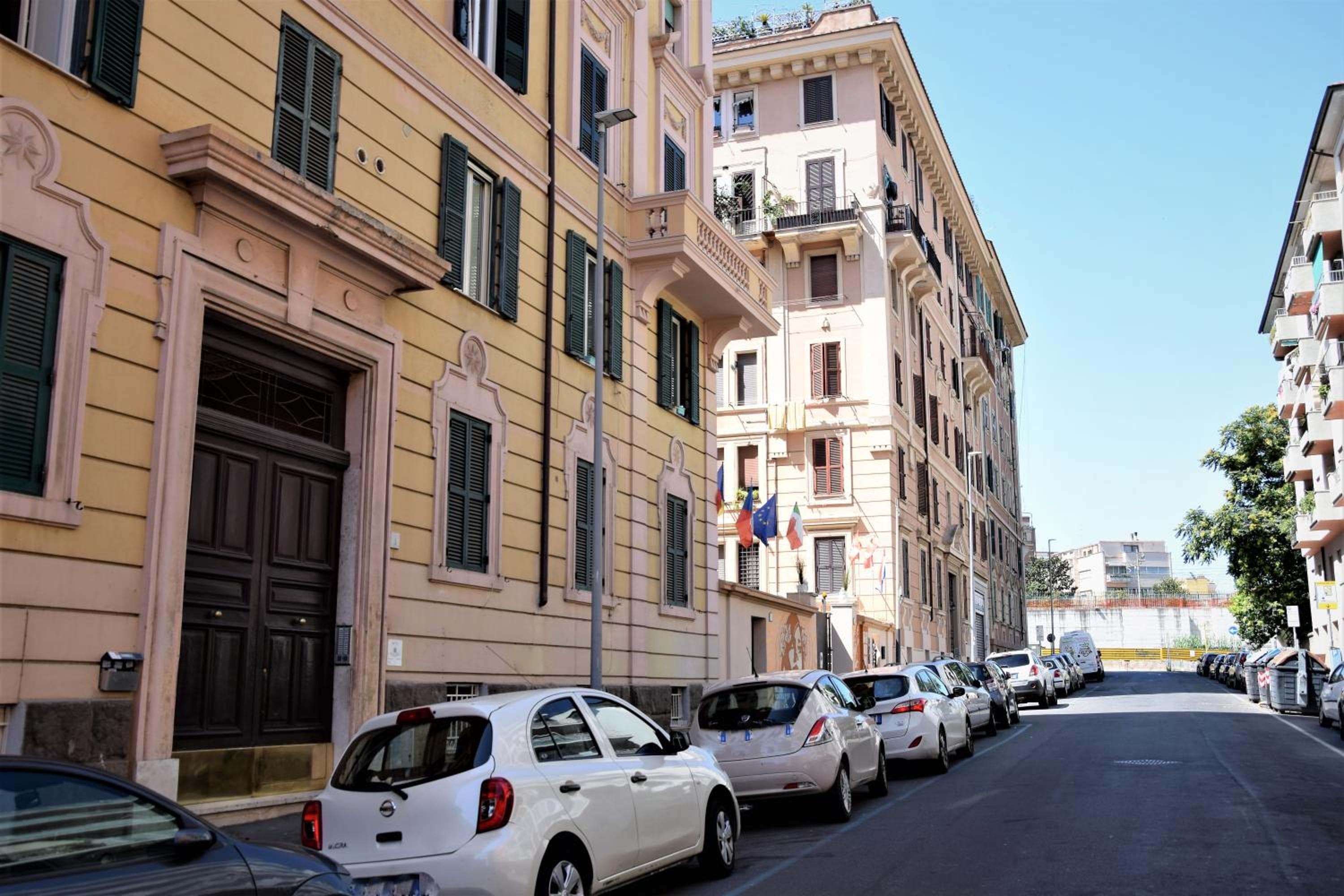 Hotel Paolo II: building