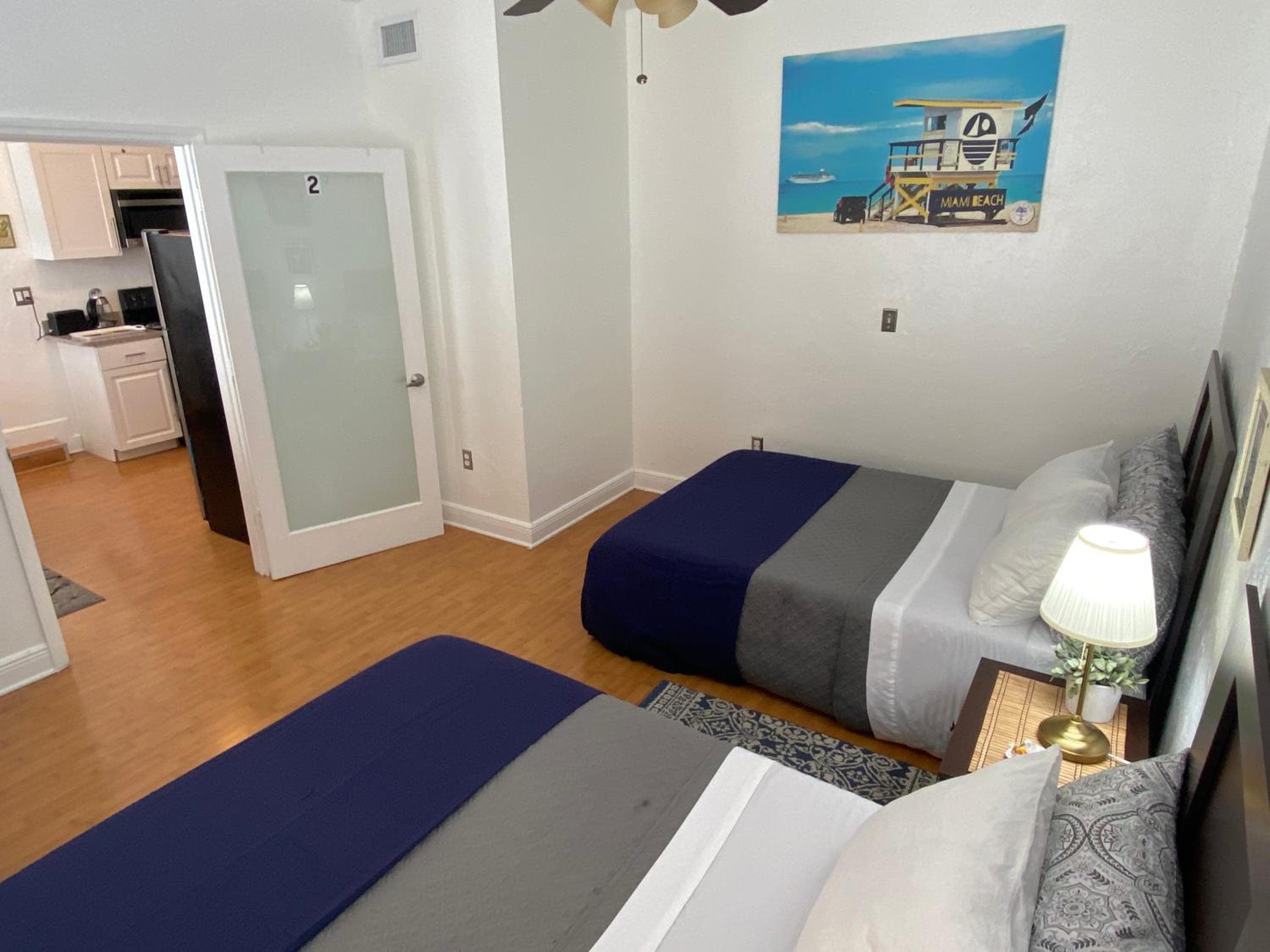 Miami Beach Rooms B&B: hotel room