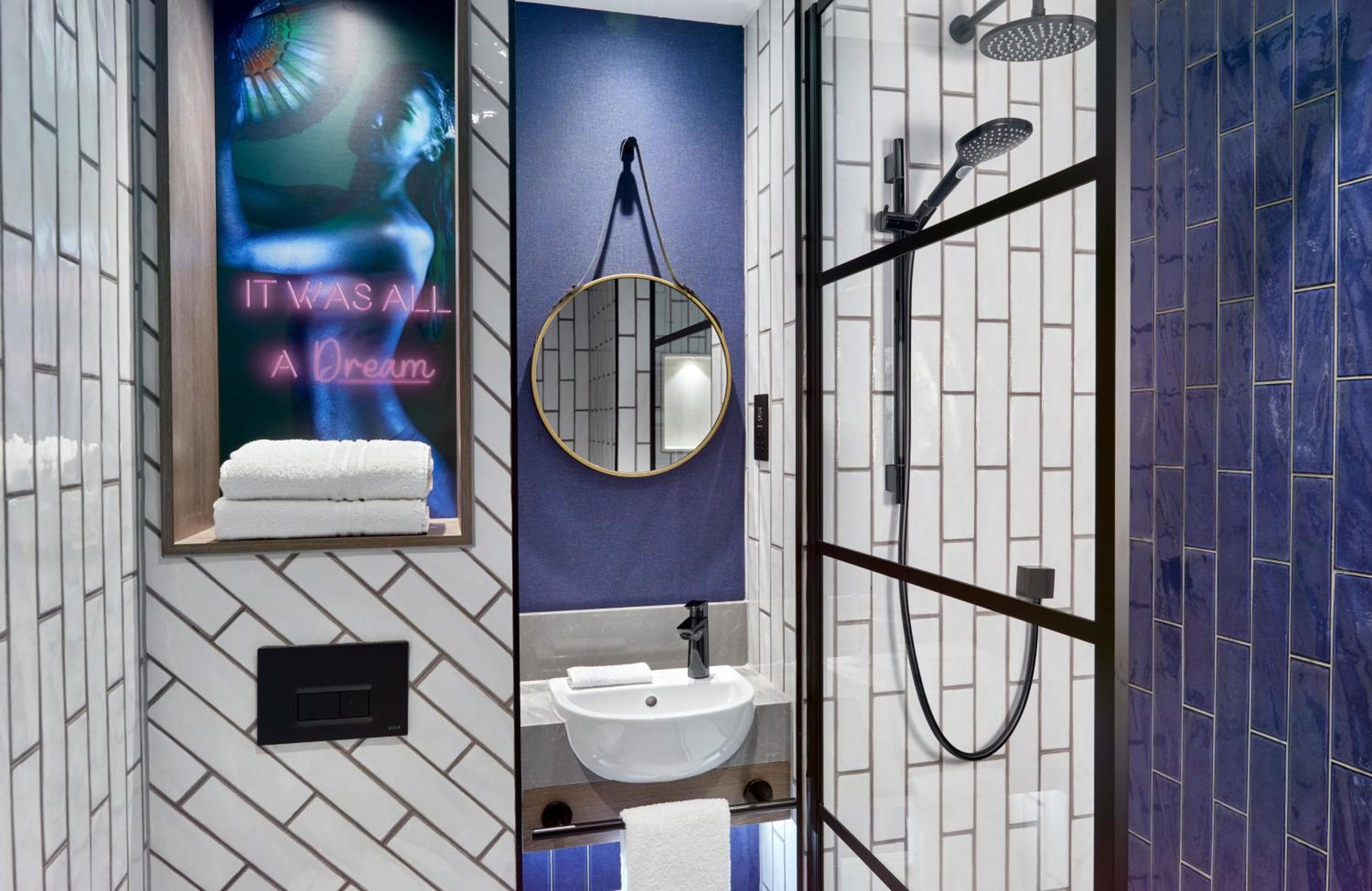 NYX Hotel London Holborn by Leonardo Hotels: bathroom