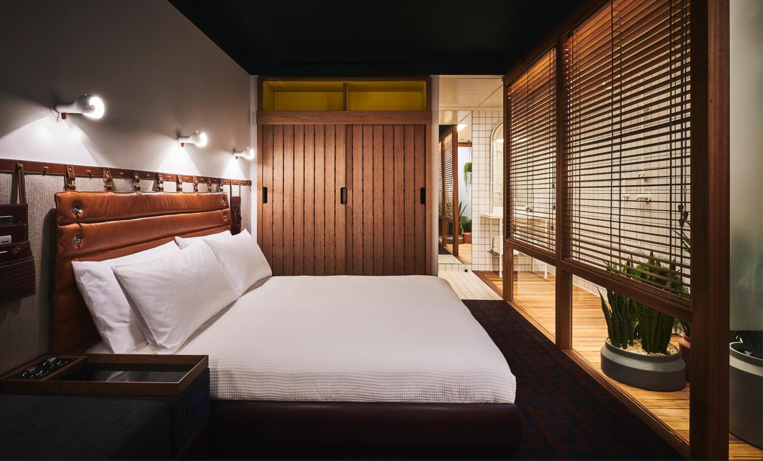 The Standard London: hotel room