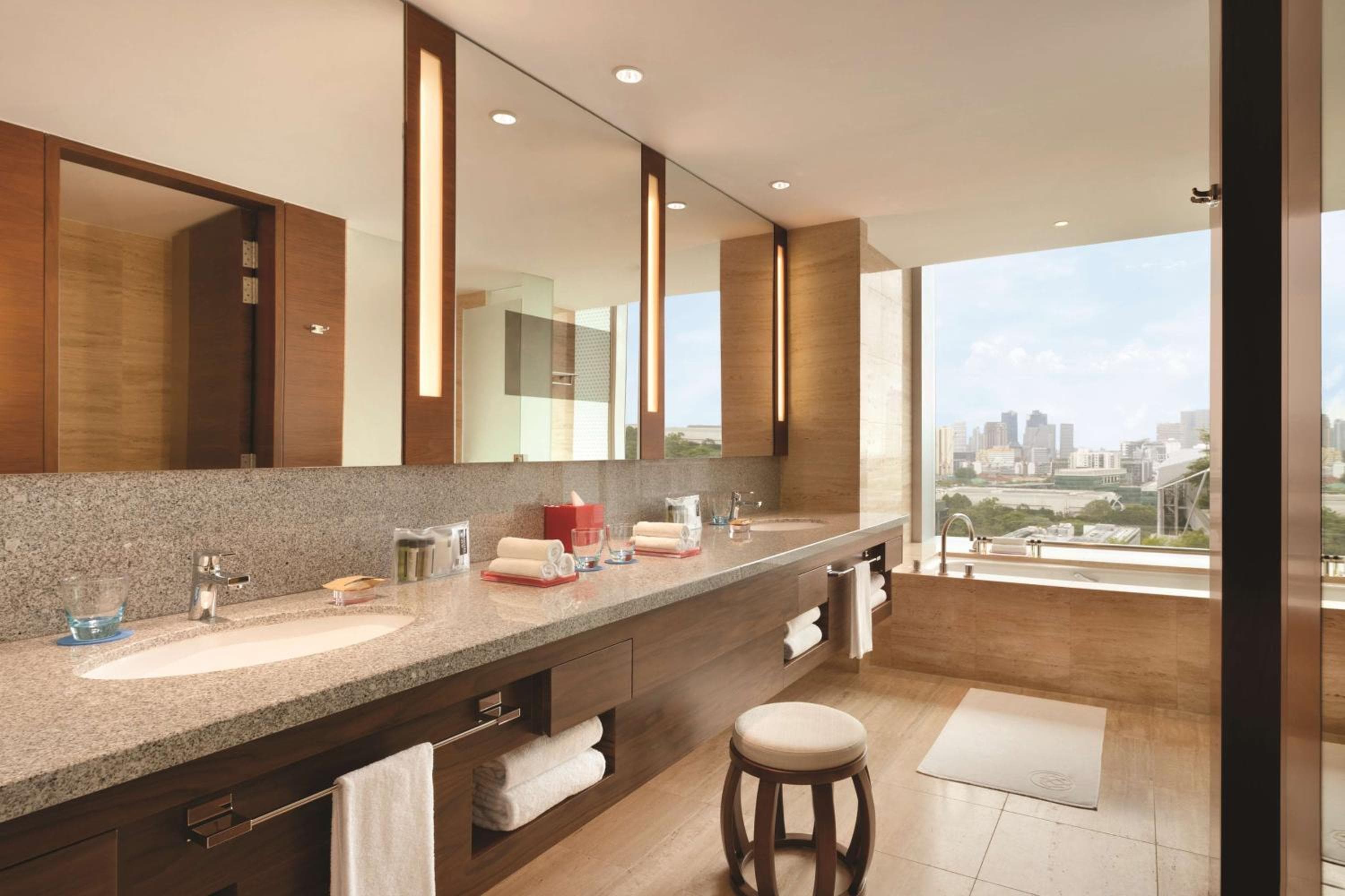 JEN Singapore Orchardgateway by Shangri-La: bathroom