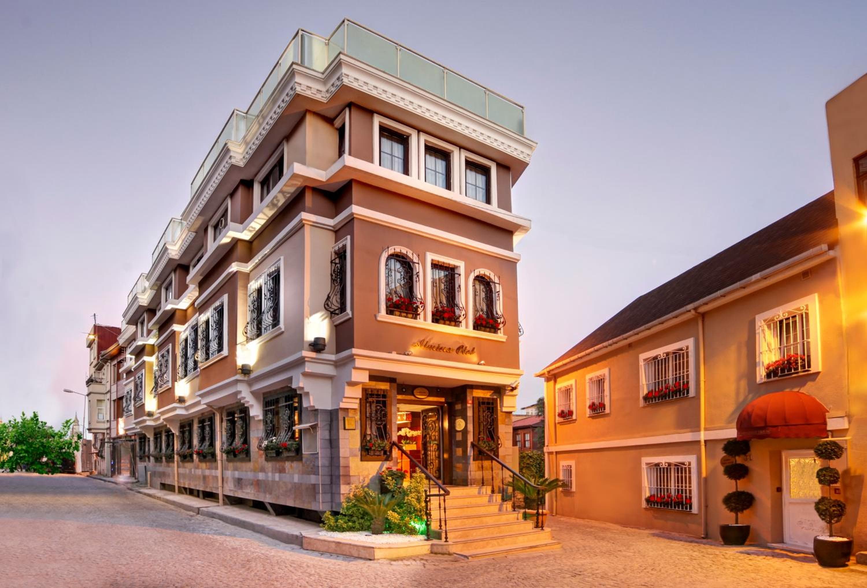 Almina Hotel - Special Class: building