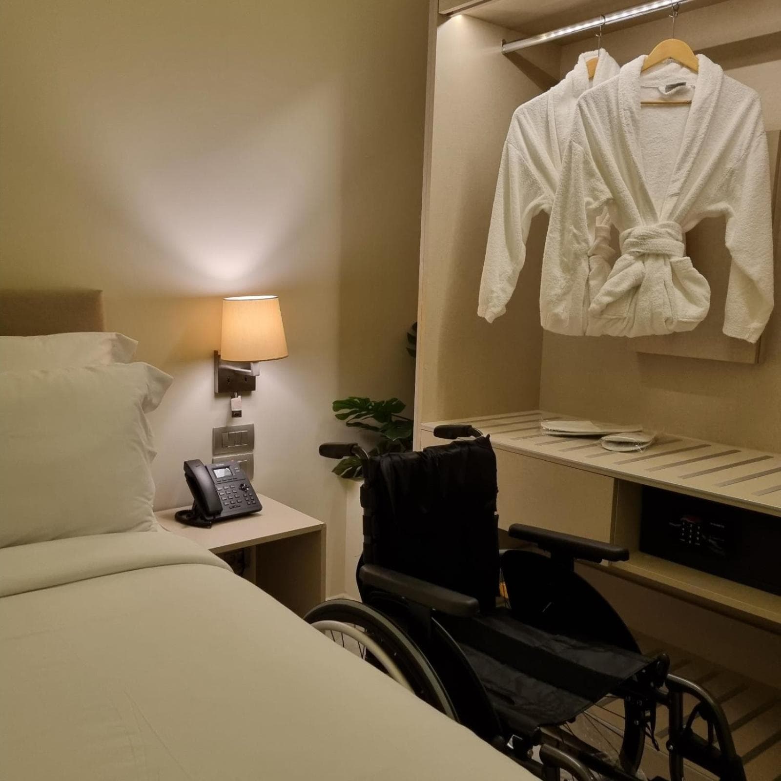 Green Suites Boutique Hotel: hotel room