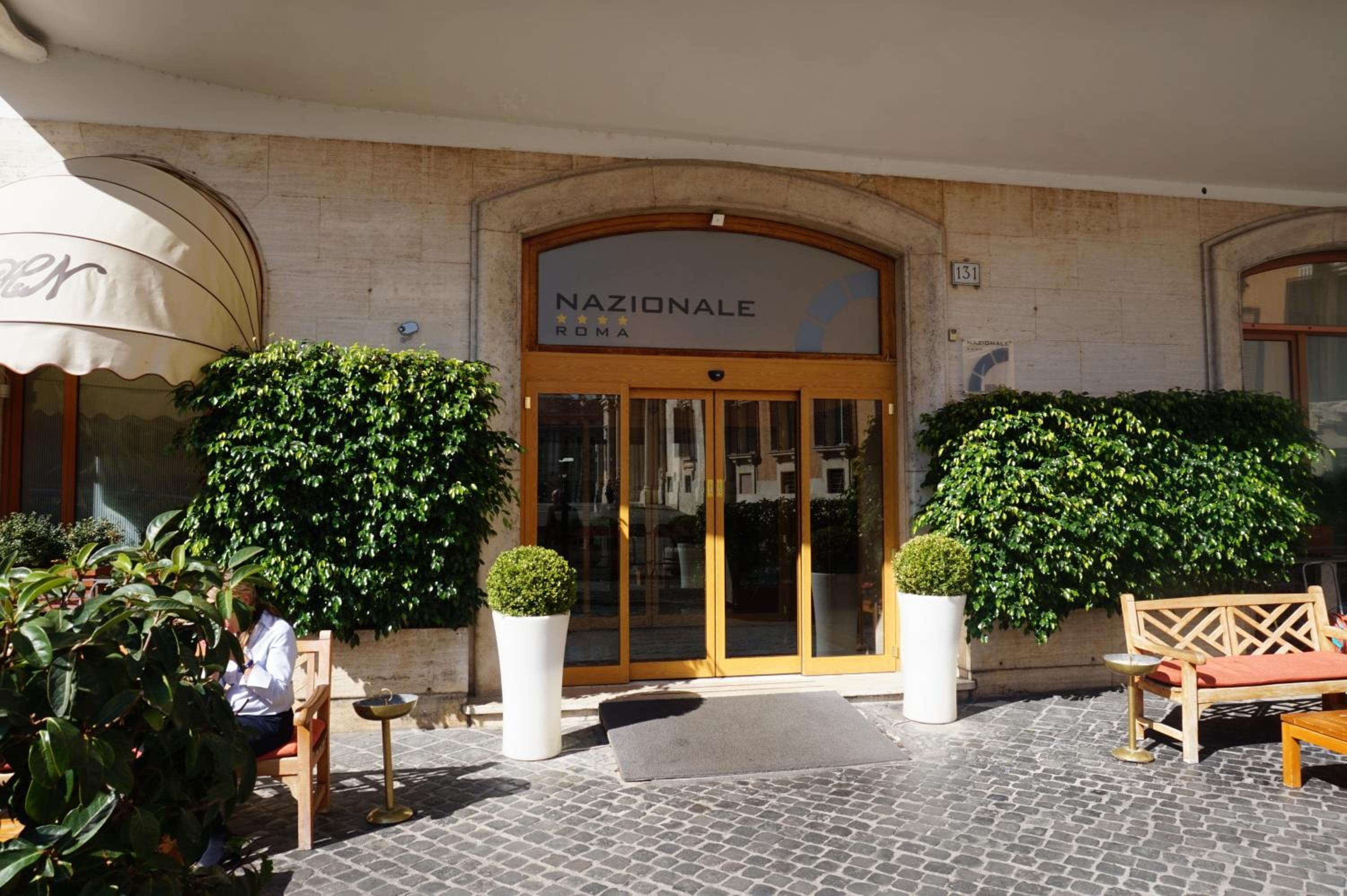 Hotel Nazionale: building