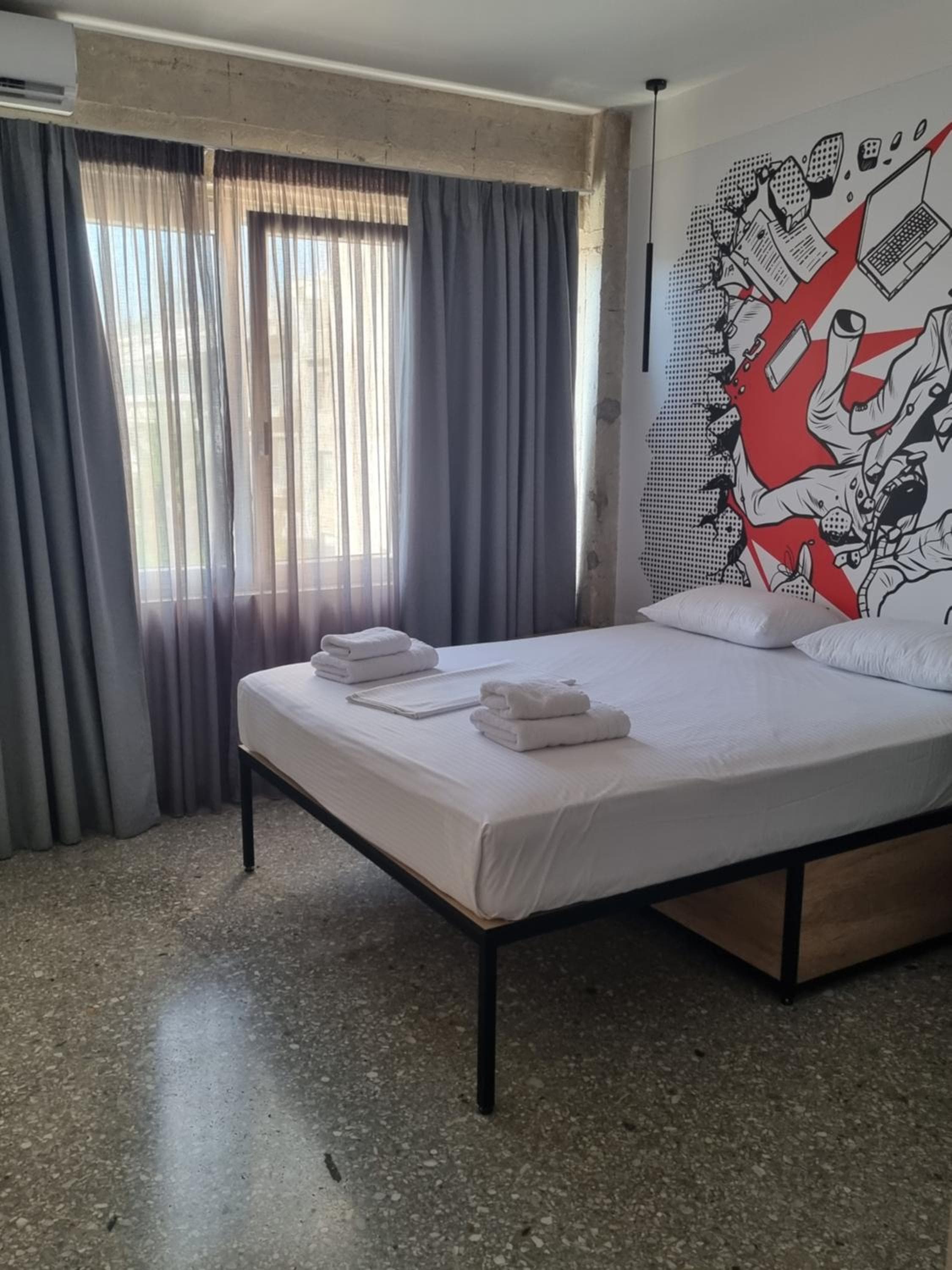 athensdot: bedroom