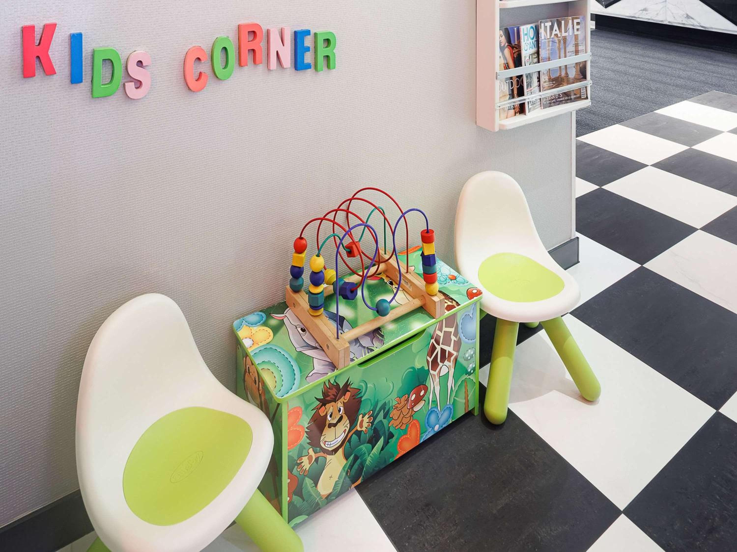 ibis Styles Amsterdam Central Station: activities & amenities
