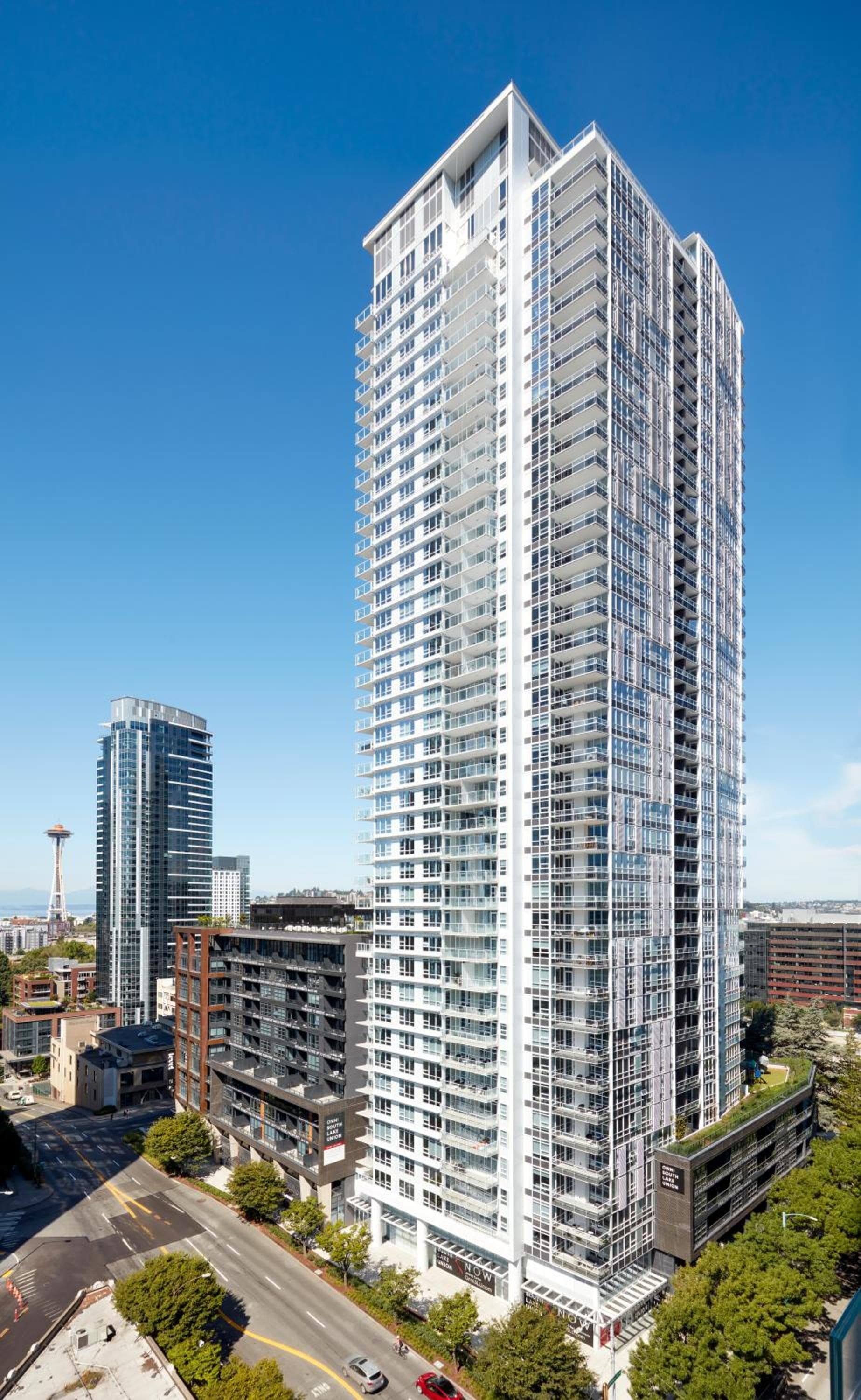 Level Seattle Downtown South Lake Union: building