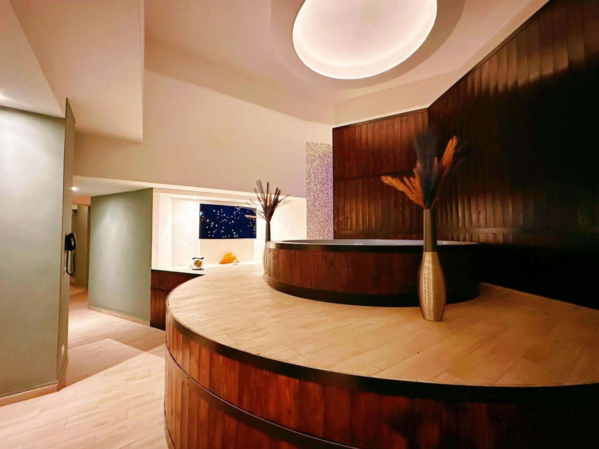 The Hive Hotel: recepcion & lobby