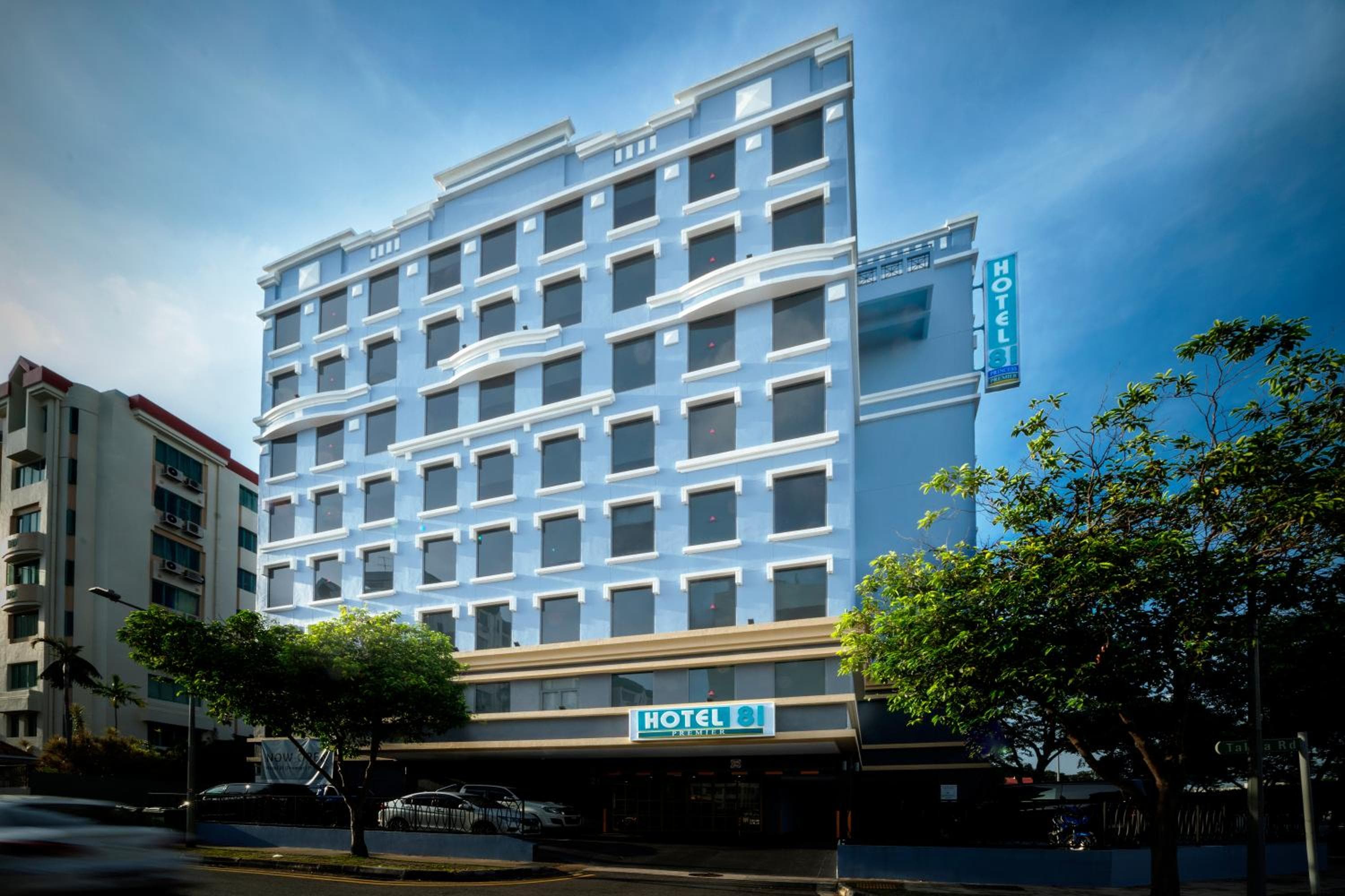 Hotel 81 Premier Princess: building