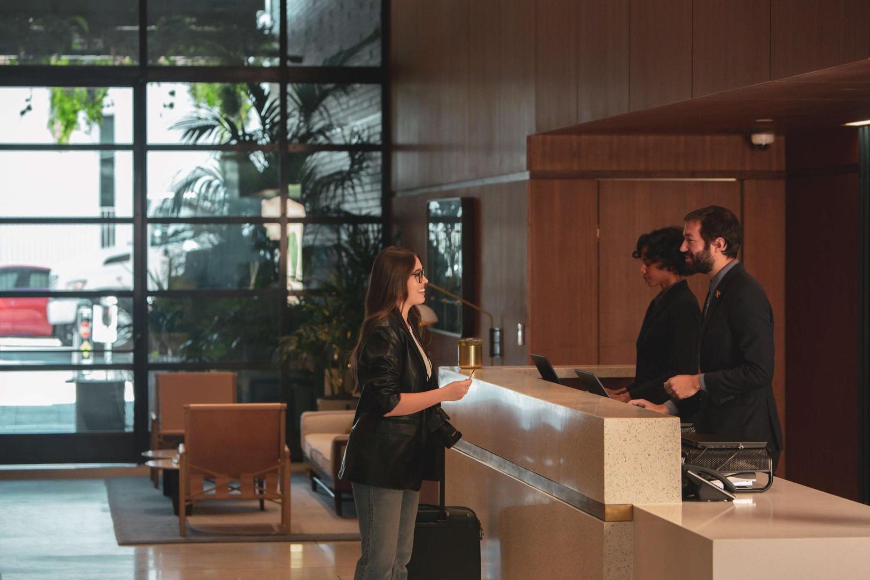 The Hollywood Grande, Autograph Collection: recepcion & lobby