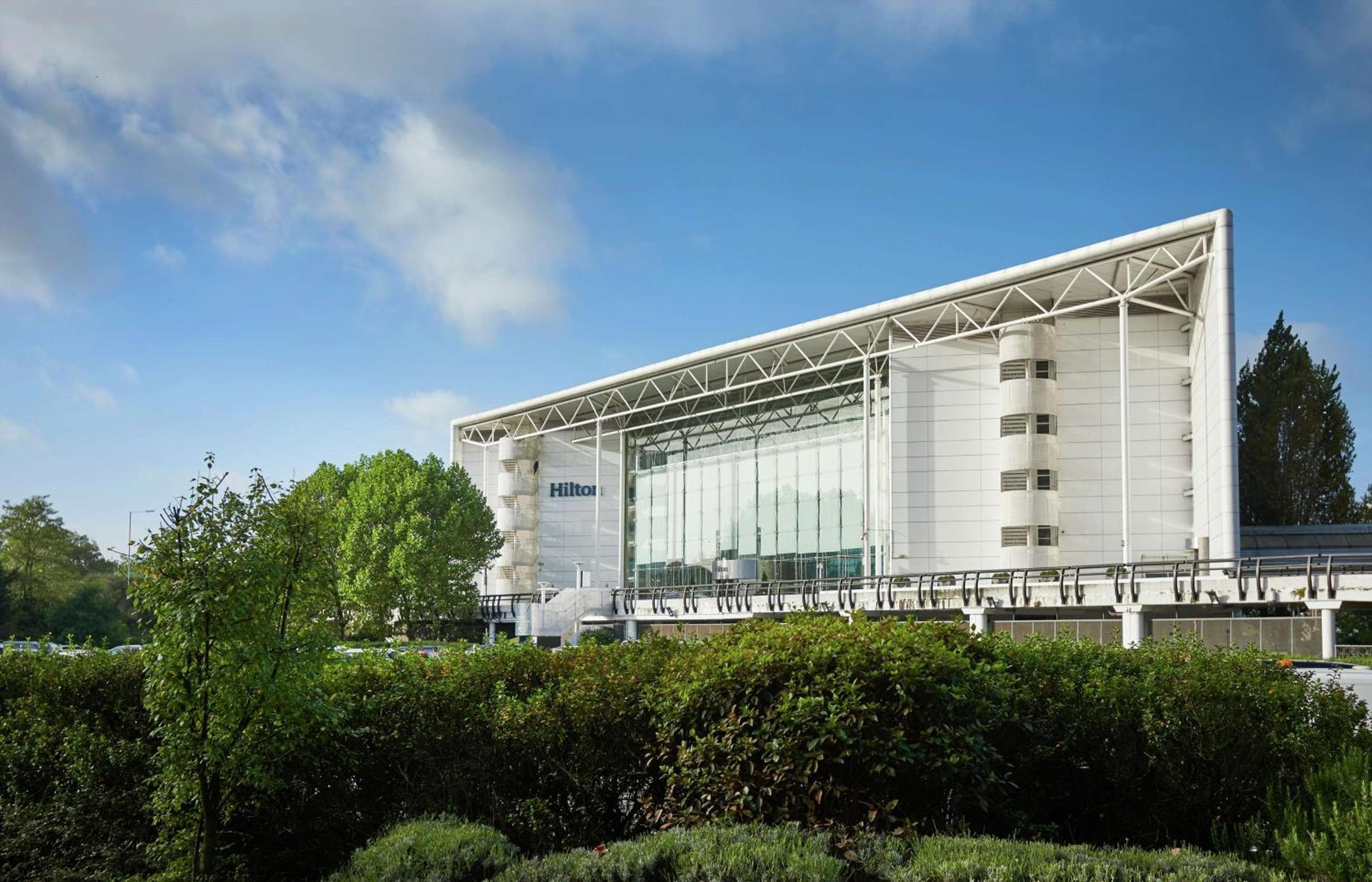 Hilton London Heathrow Airport: building