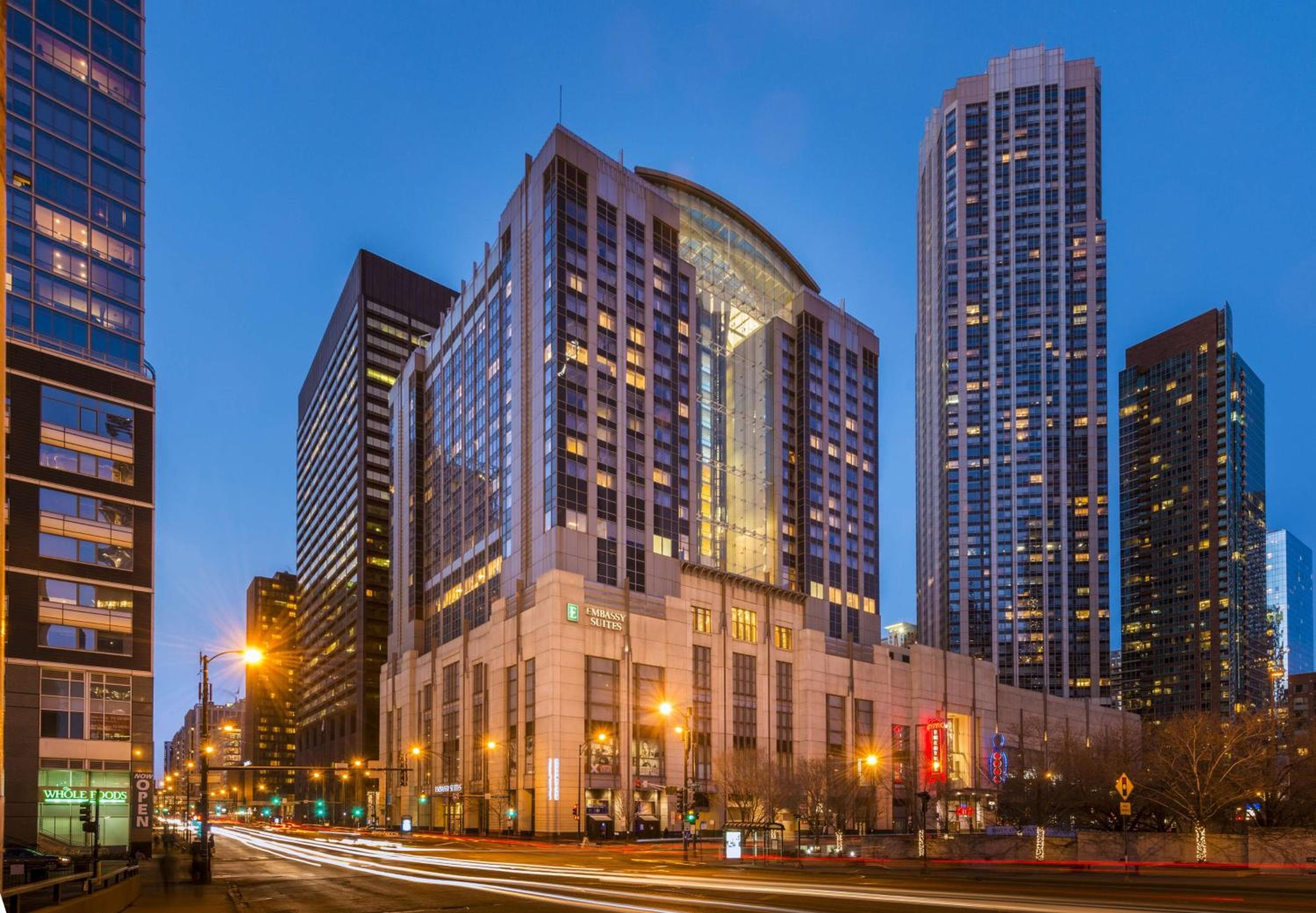 Embassy Suites by Hilton Chicago Downtown Magnificent Mile: building
