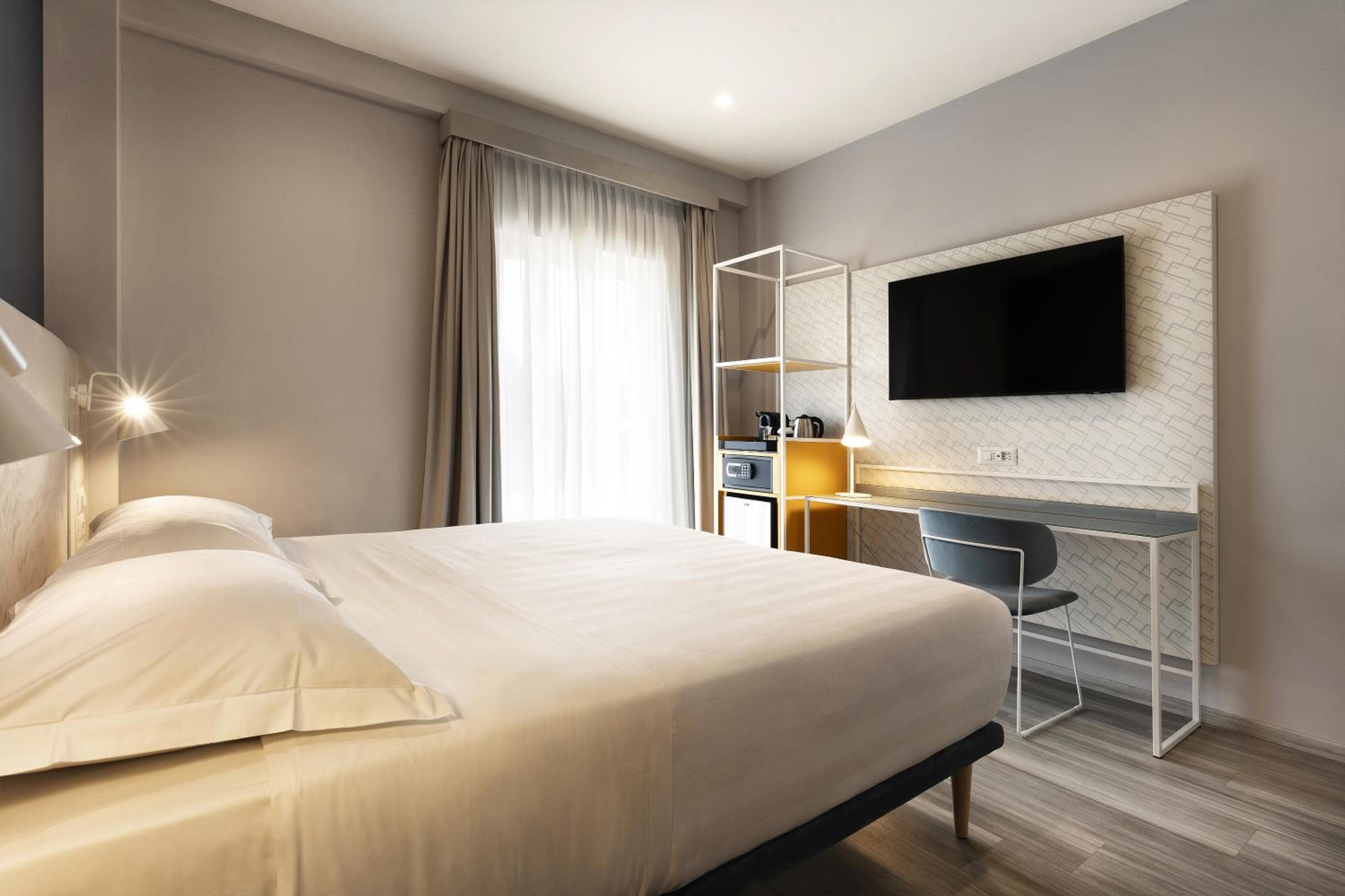 Adesso Hotel: hotel room