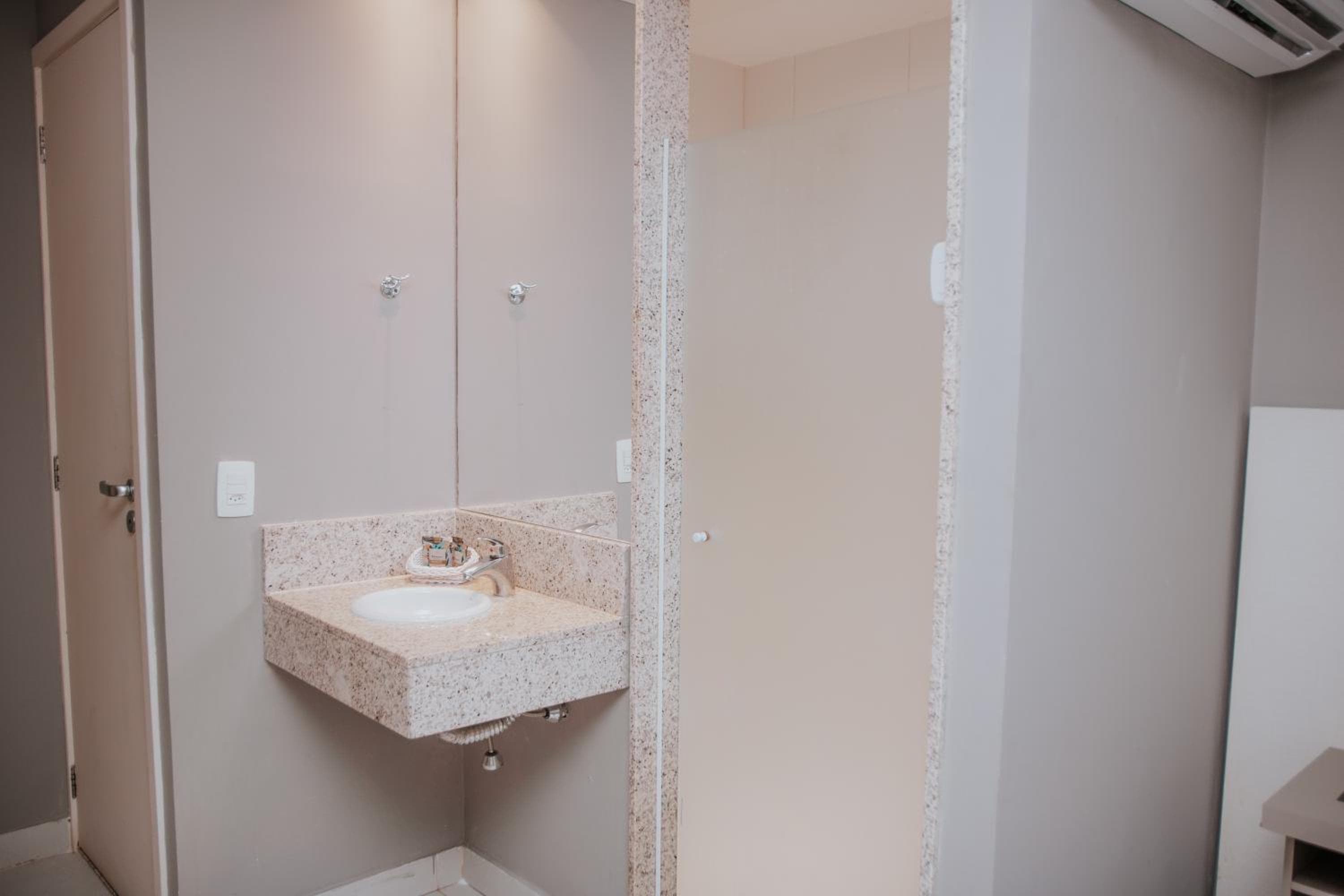Rede Andrade Lapa: bathroom