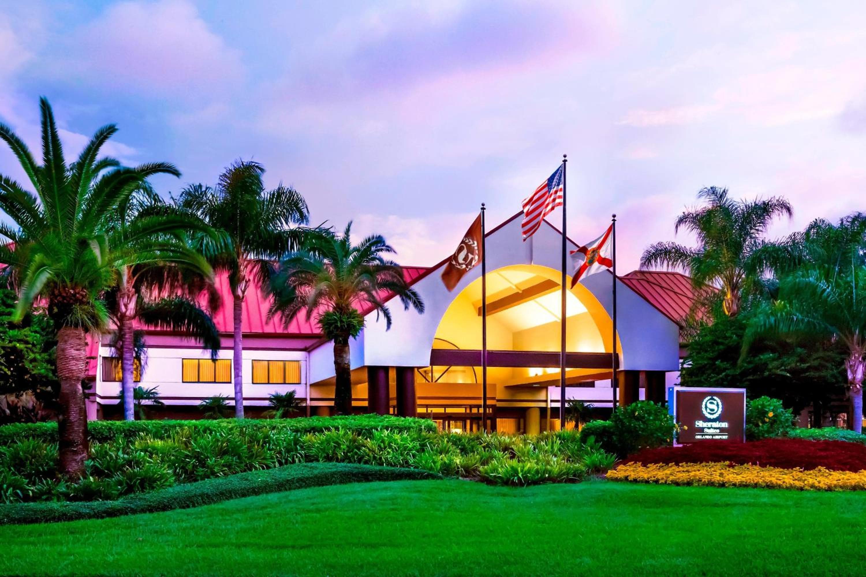 Sheraton Suites Orlando Airport Hotel: building