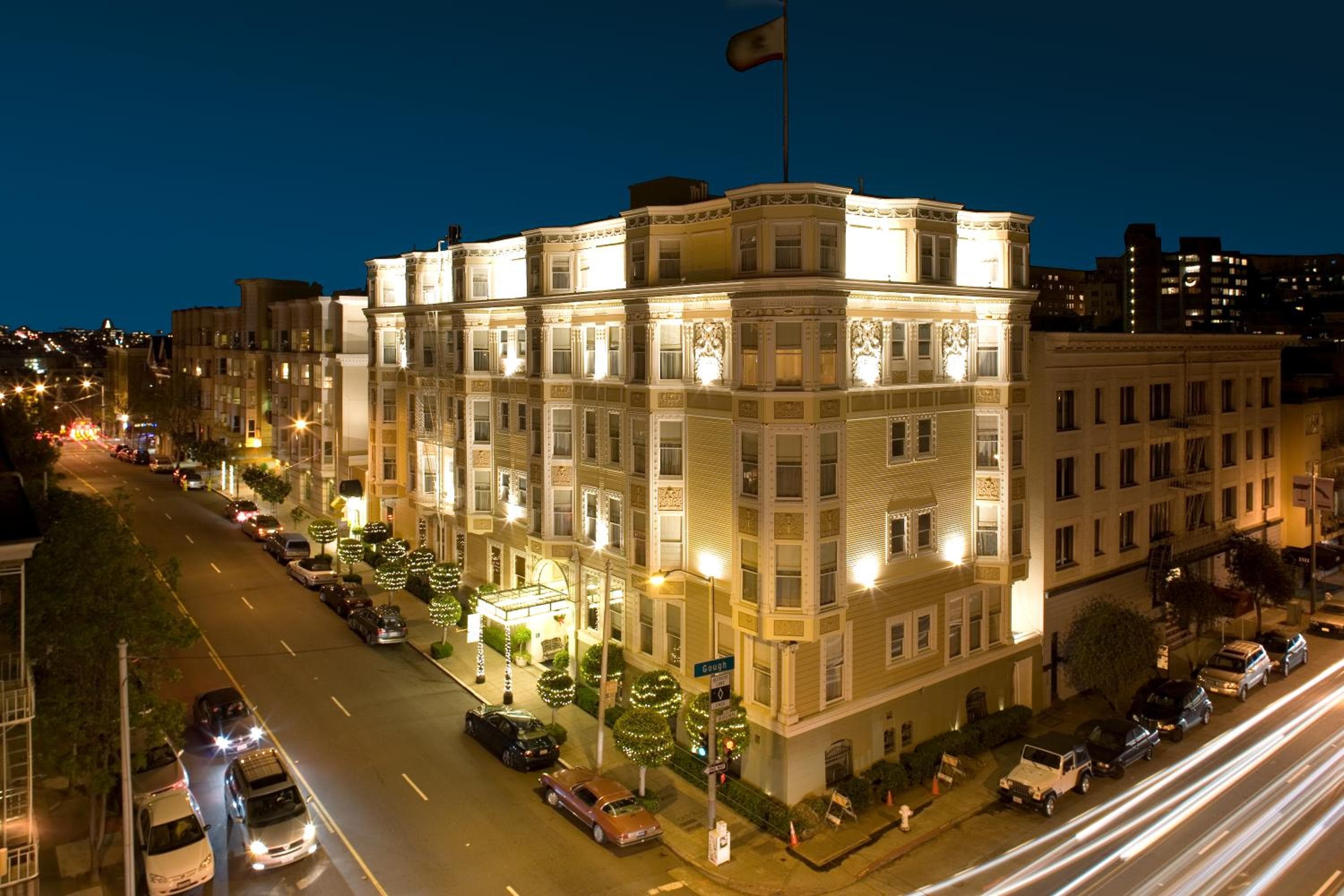 Hotel Majestic: building