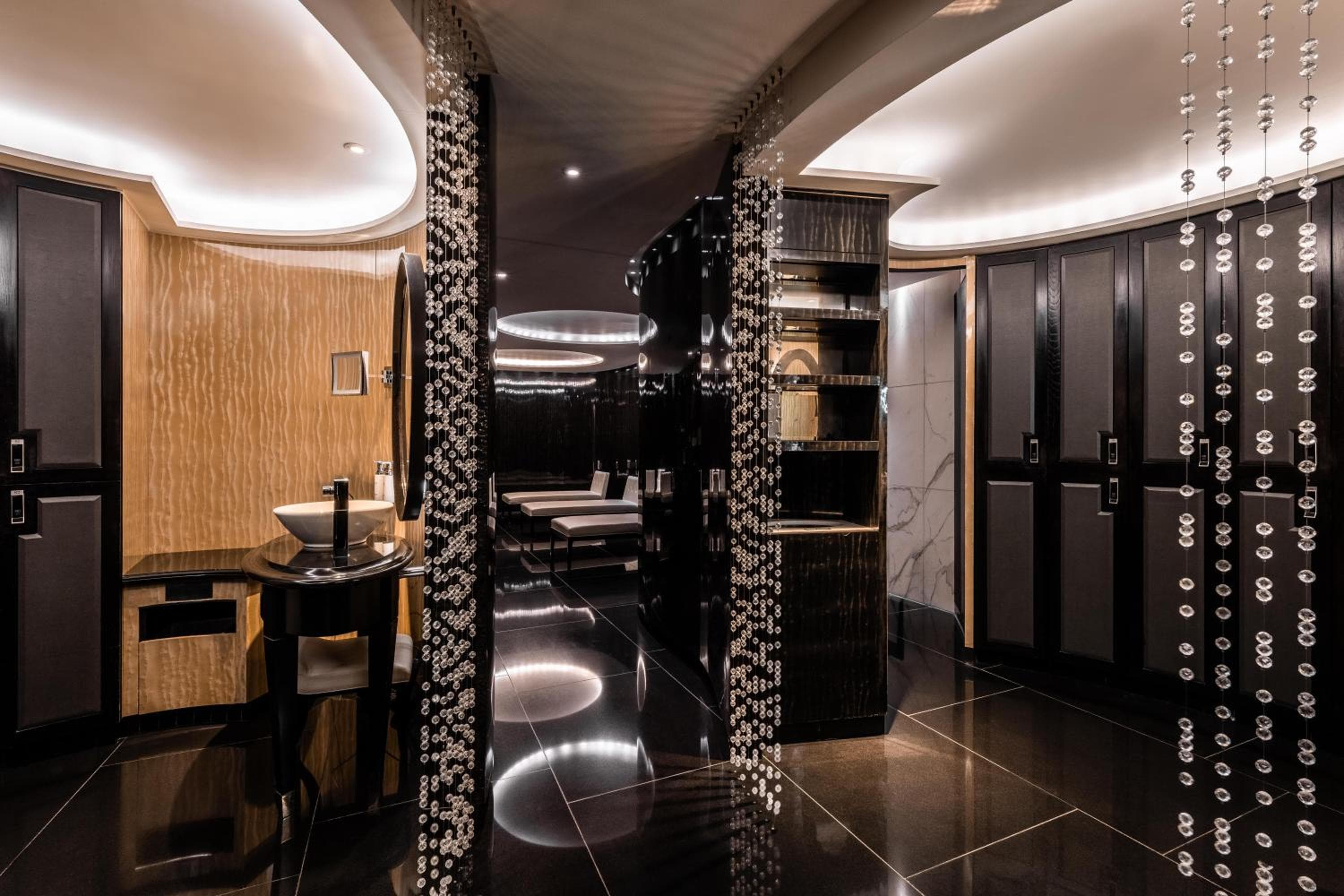 Corinthia London: hotel reception
