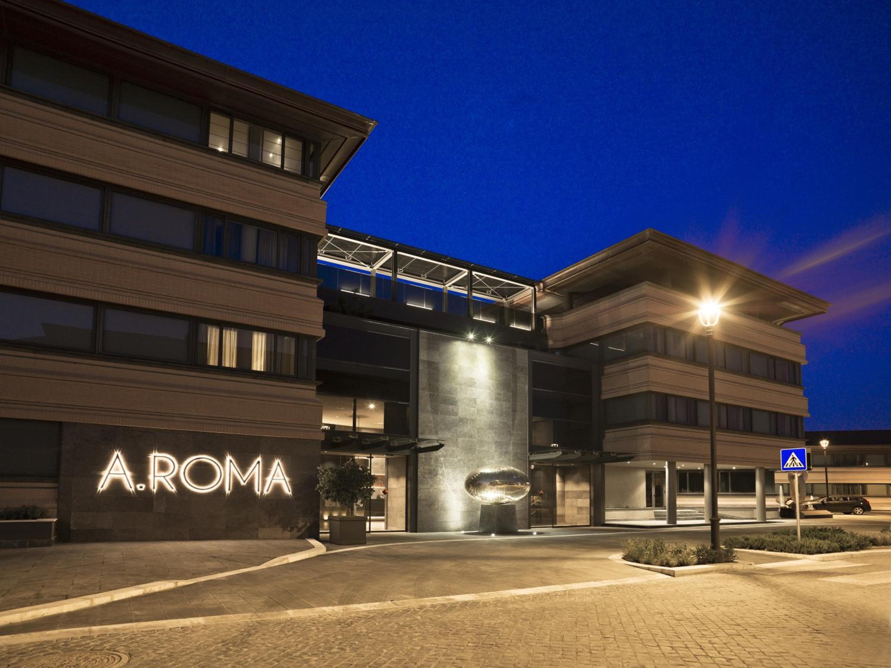 A.Roma Lifestyle Hotel: building