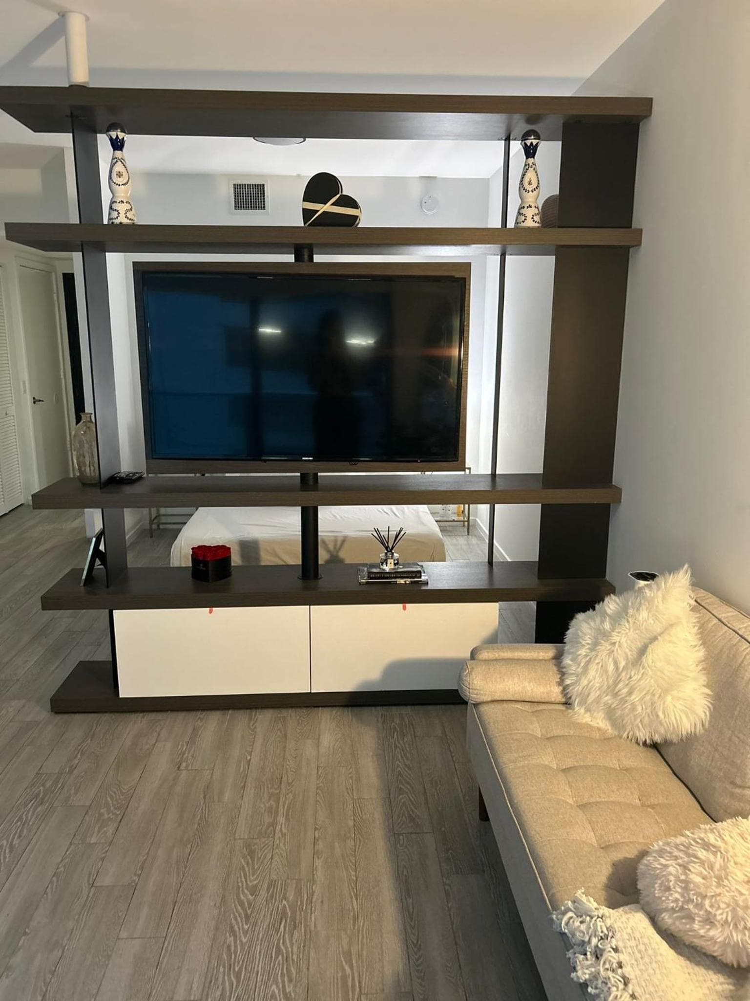 Lovely Condo Unit: hotel room