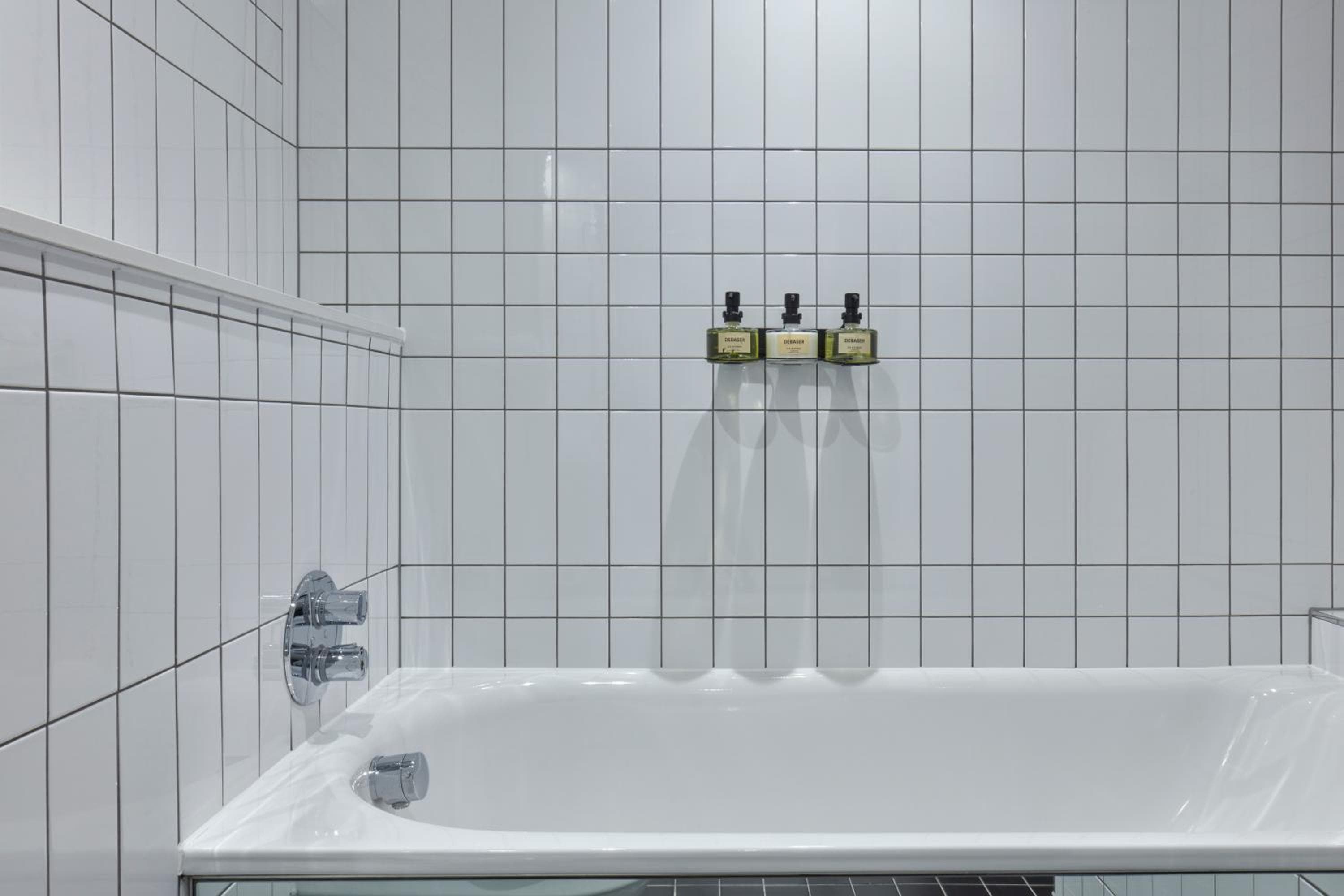 One Hundred Shoreditch: jacuzzi
