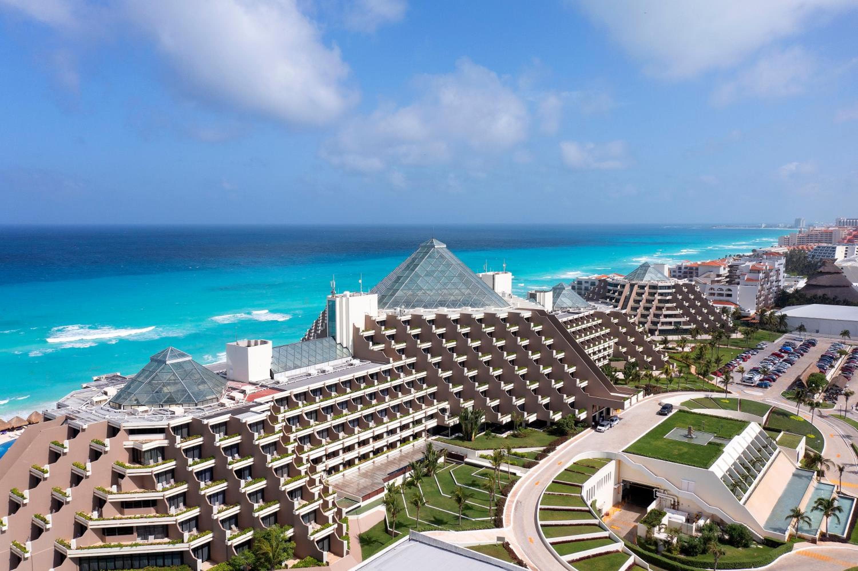 Paradisus by Meliá Cancún -All Inclusive: building