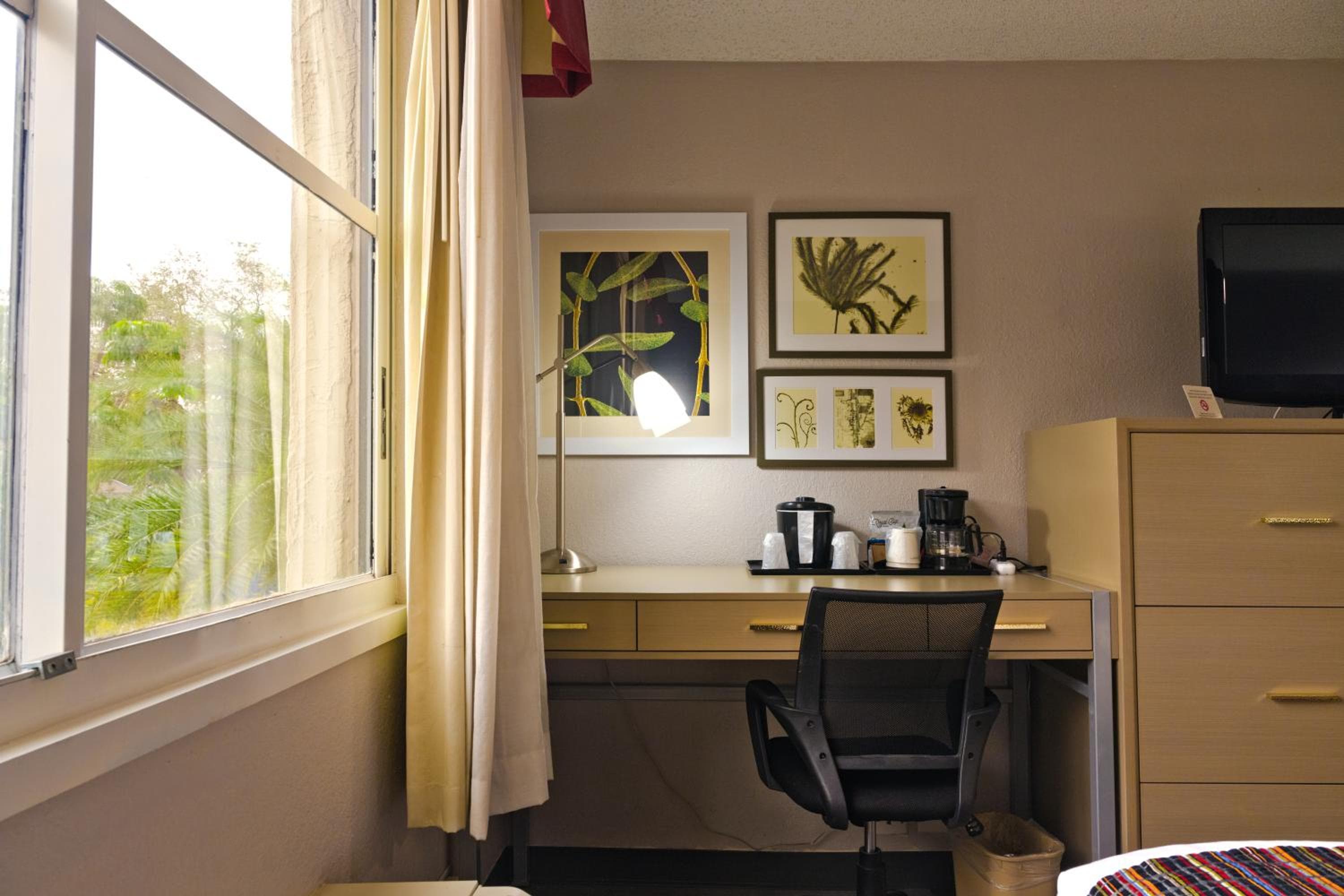 The Palms Inn & Suites Miami, Kendall, FL
