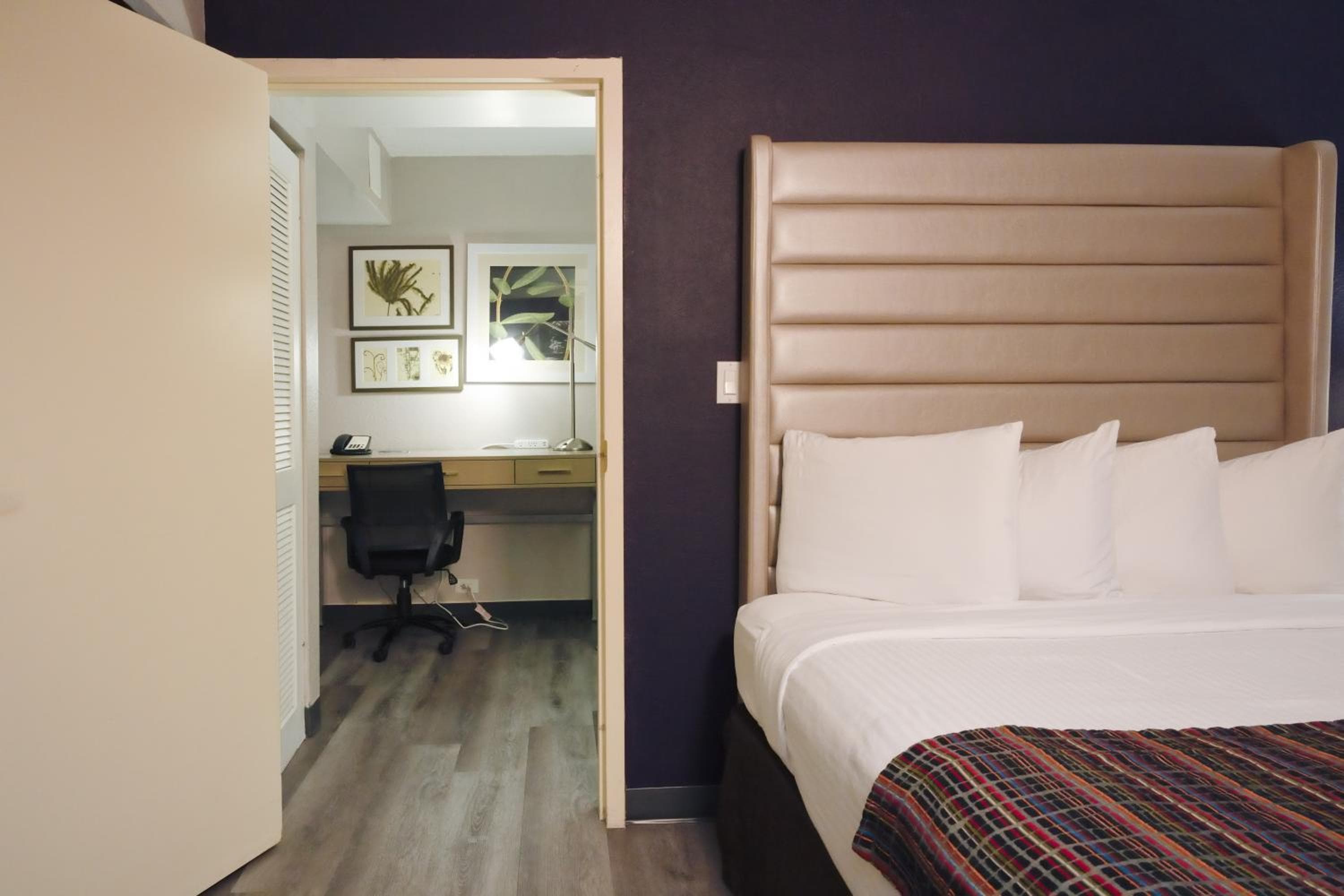 The Palms Inn & Suites Miami, Kendall, FL