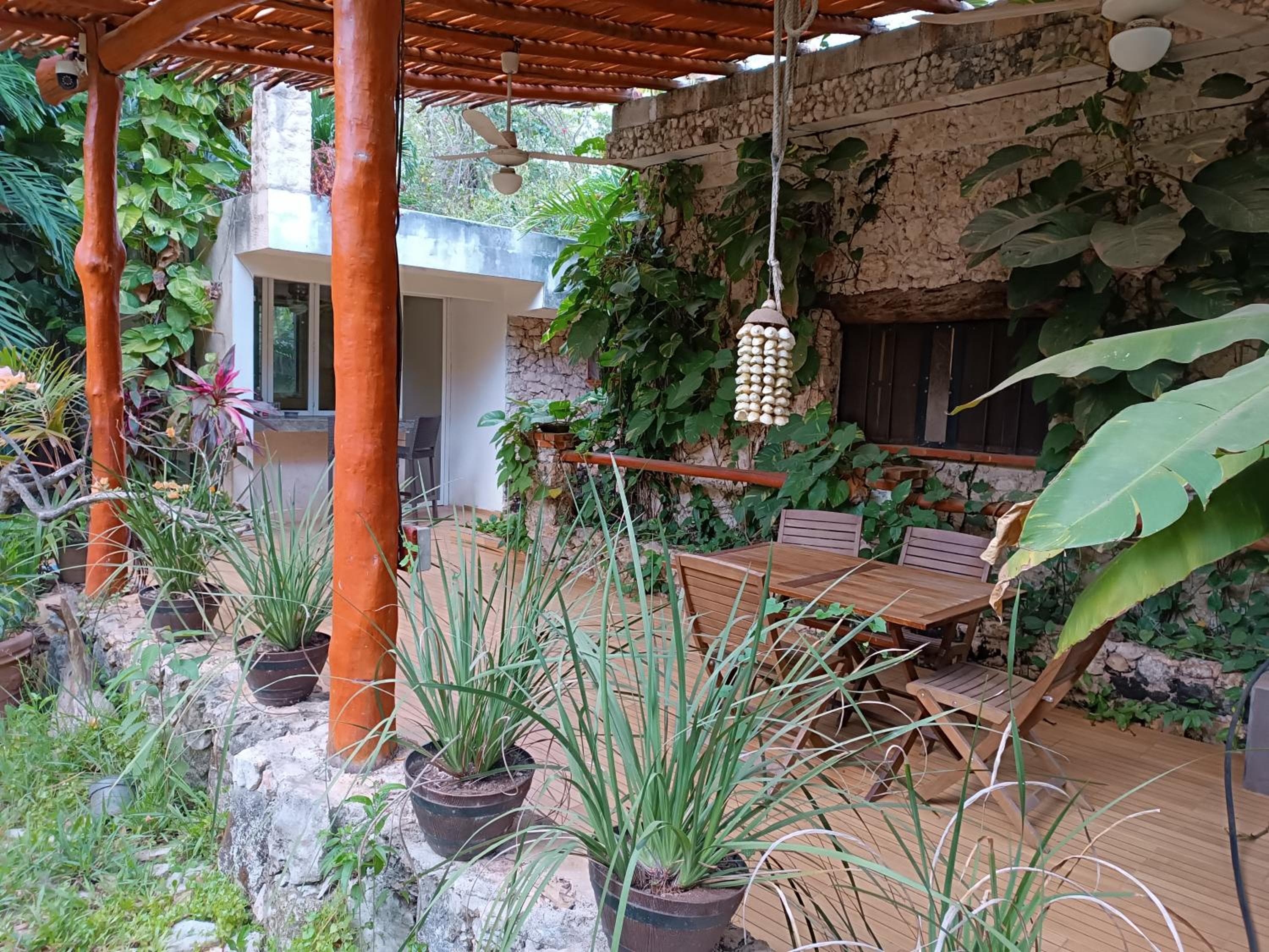 Jungle Lodge CANCUN AEROPUERTO