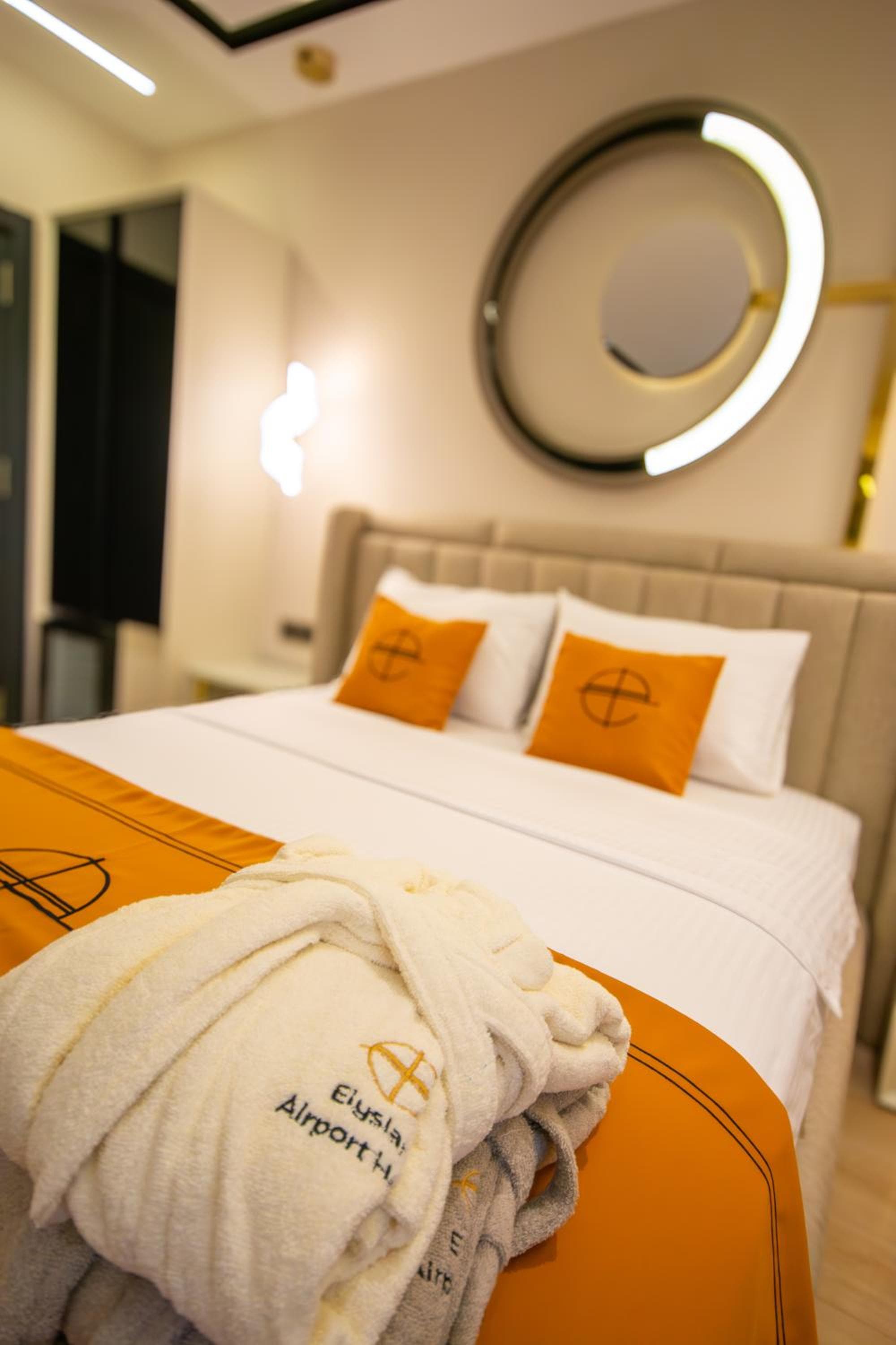 Elysian Airport Hotel & Restaurant
