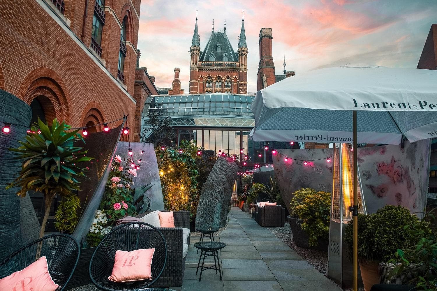 St Pancras London, Autograph Collection: roof