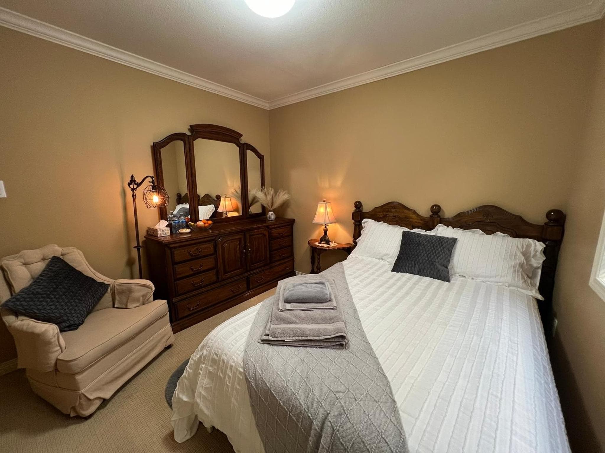 Terra Nova - Private property: bedroom