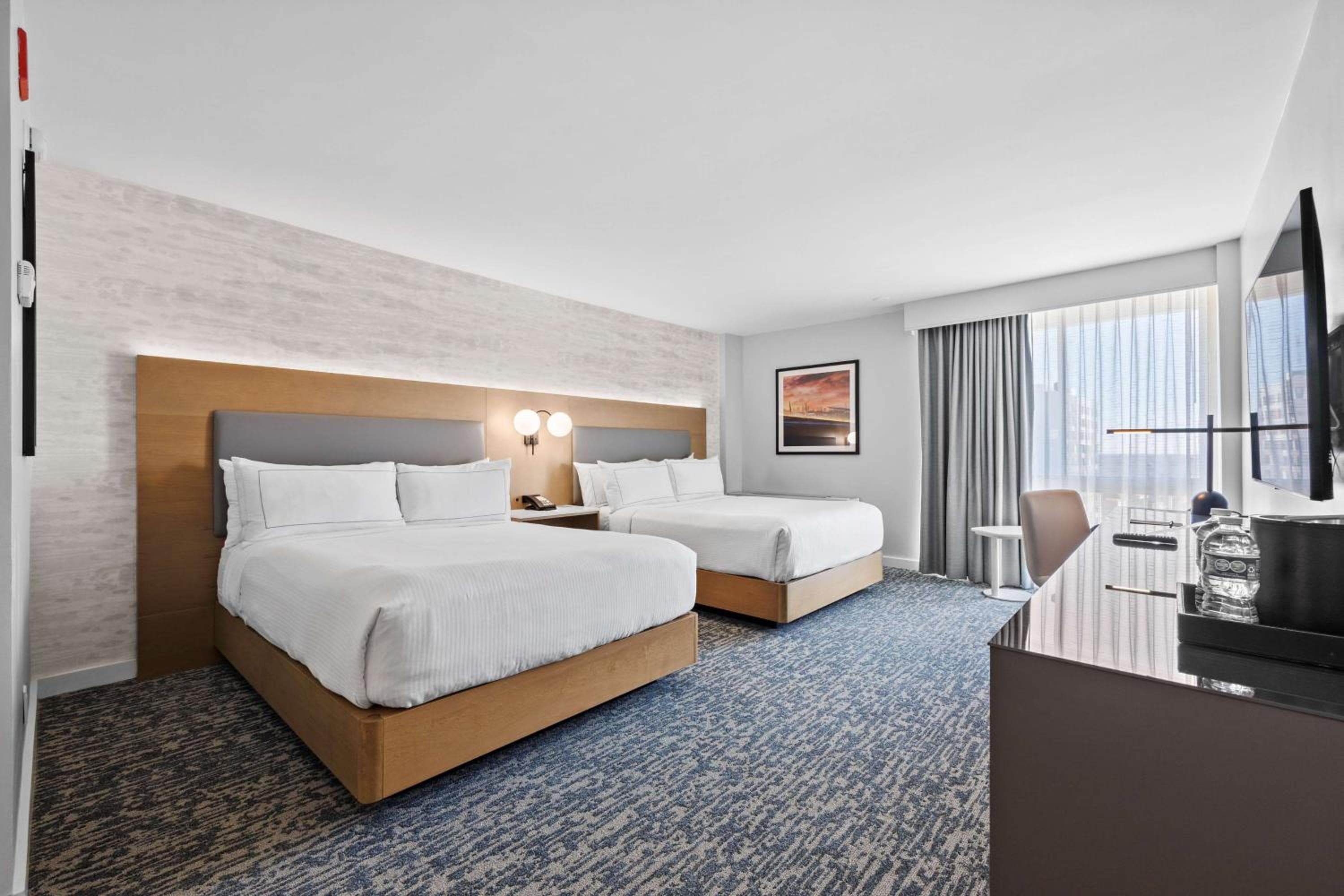 DoubleTree by Hilton New York JFK Airport: hotel room
