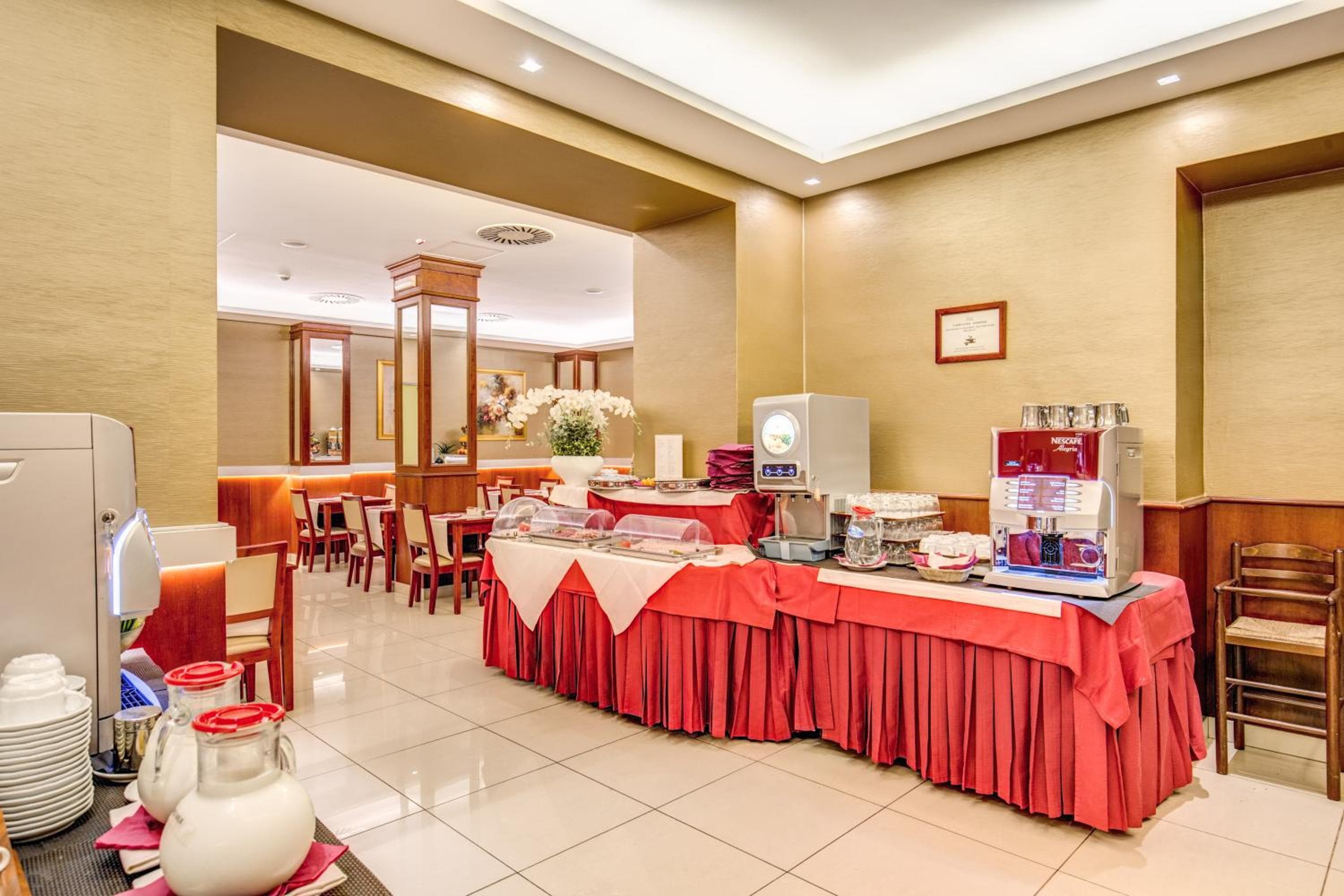 Augusta Lucilla Palace: dining