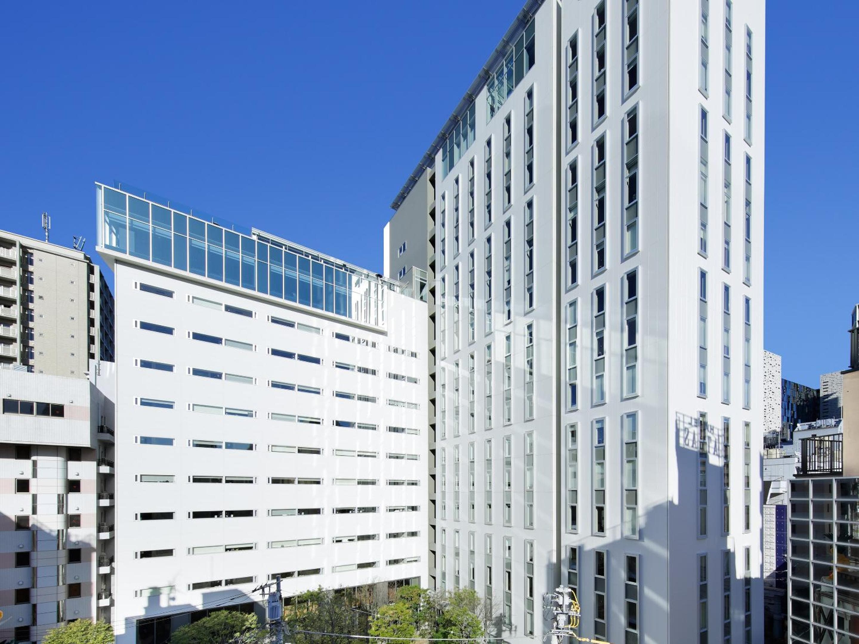 Shinjuku Granbell Hotel: building