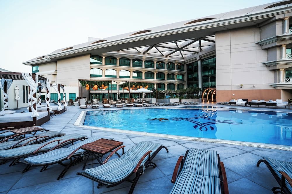 Mövenpick Grand Al Bustan Dubai: recepcion & lobby