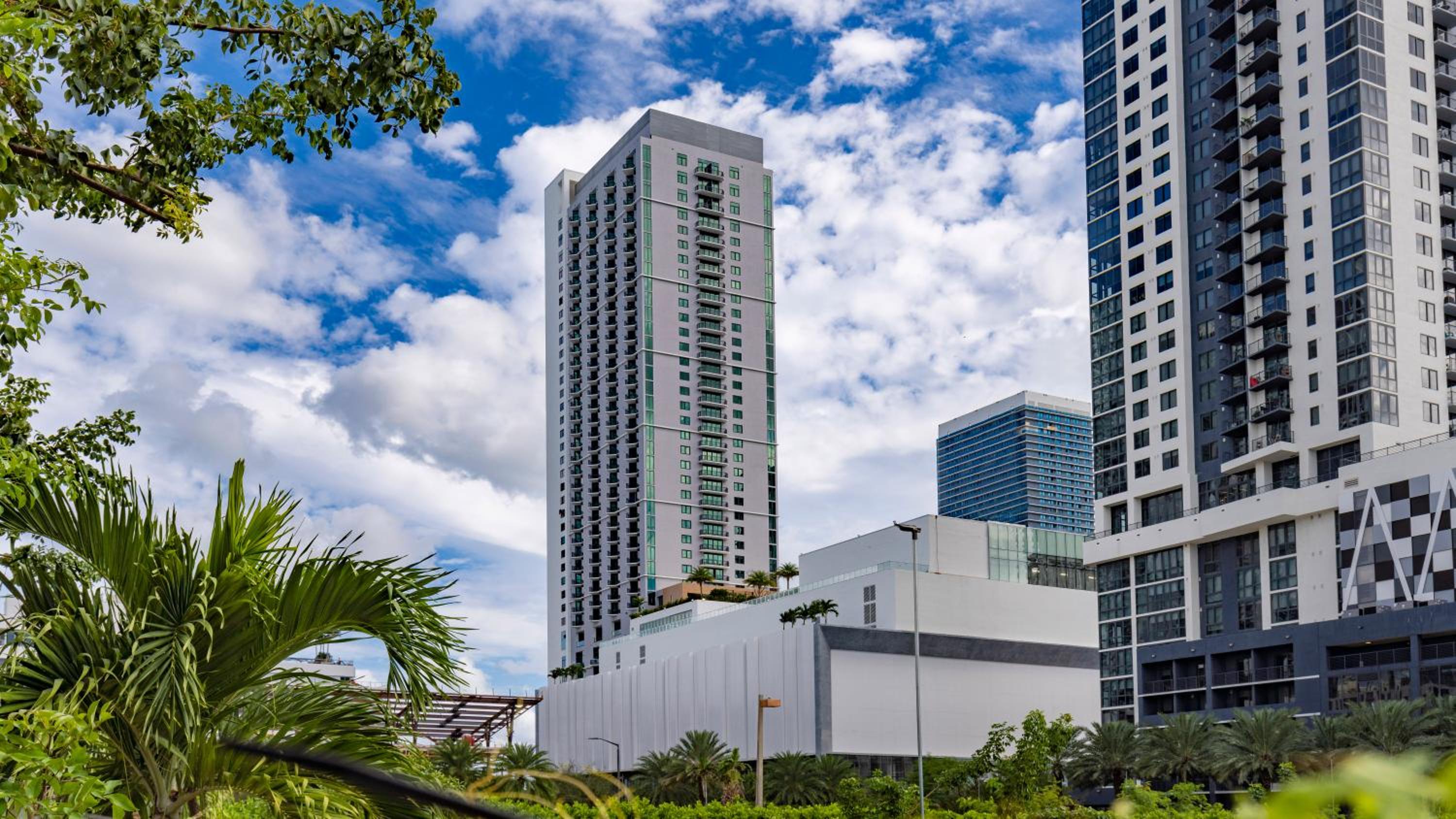 Global Luxury Suites Miami Worldcenter, Miami
