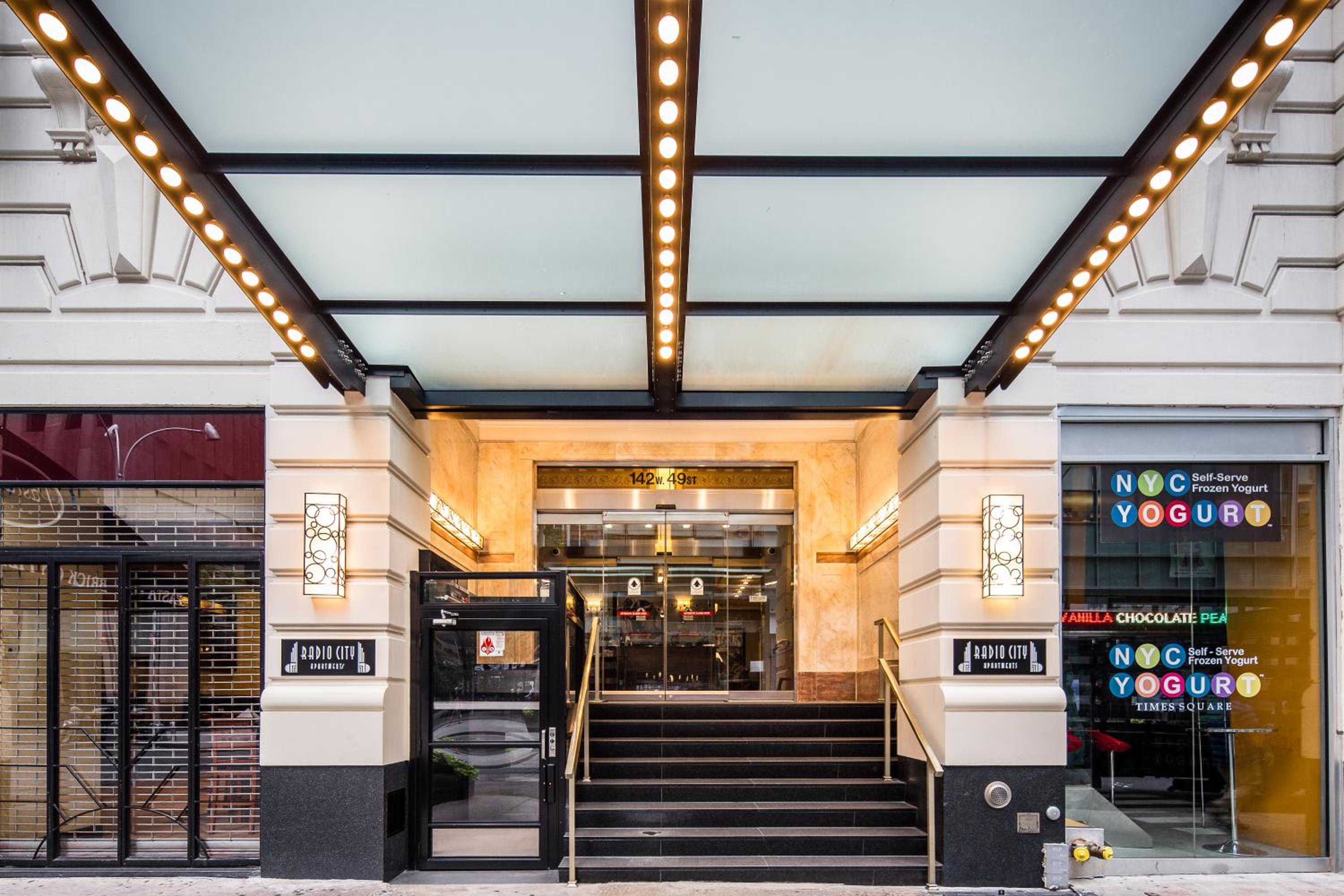 Radio City Apartments, New York