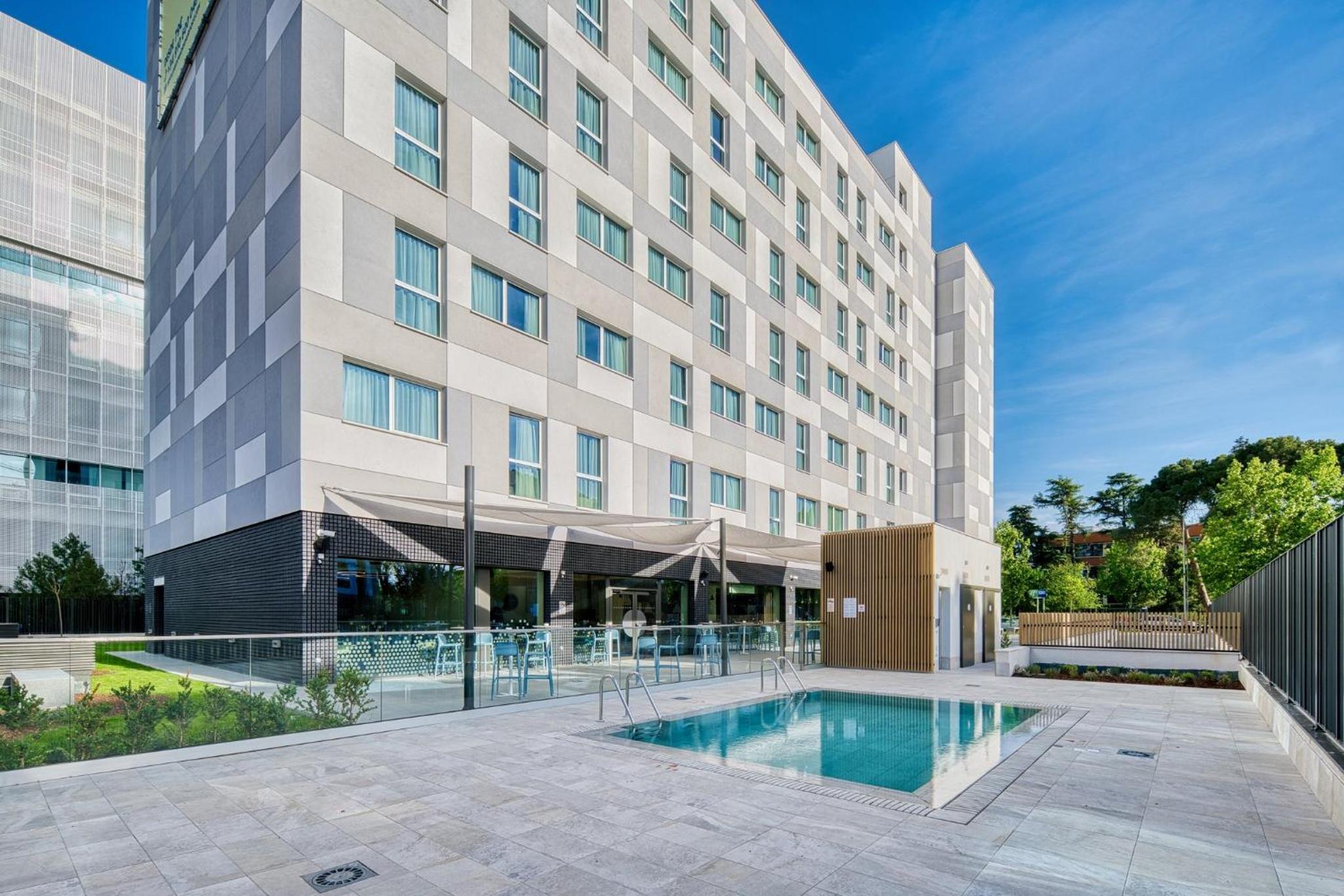 Holiday Inn Express - Madrid - Airport by IHG, Madrid