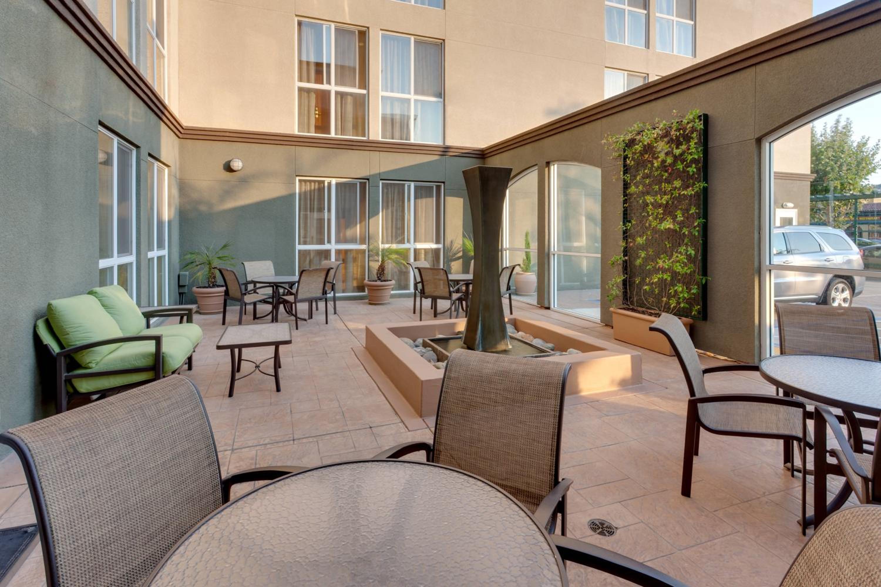 Fairfield Inn & Suites by Marriott San Francisco Airport, San Francisco