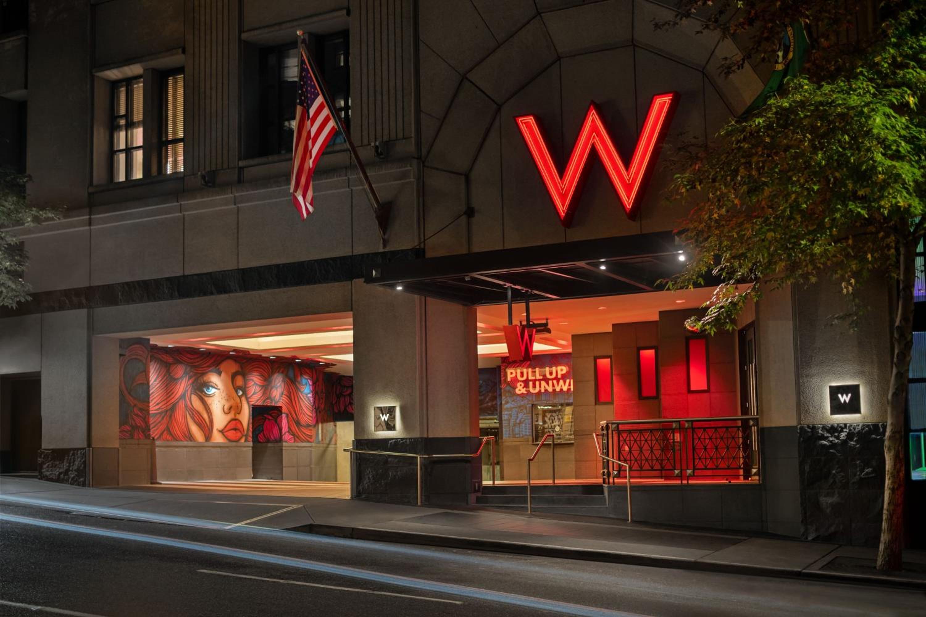 W Seattle, Seattle