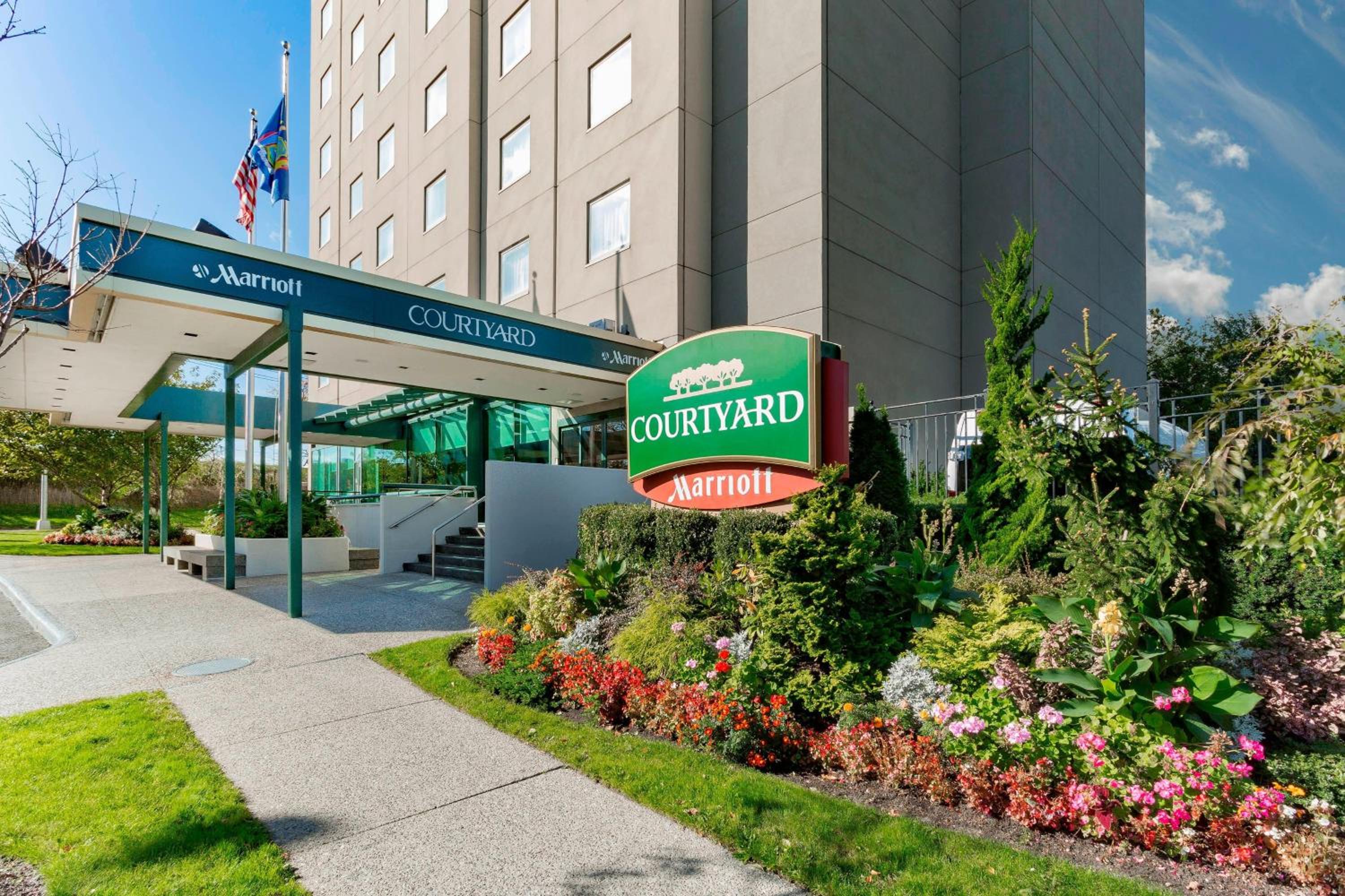 Courtyard by Marriott New York JFK Airport, New York