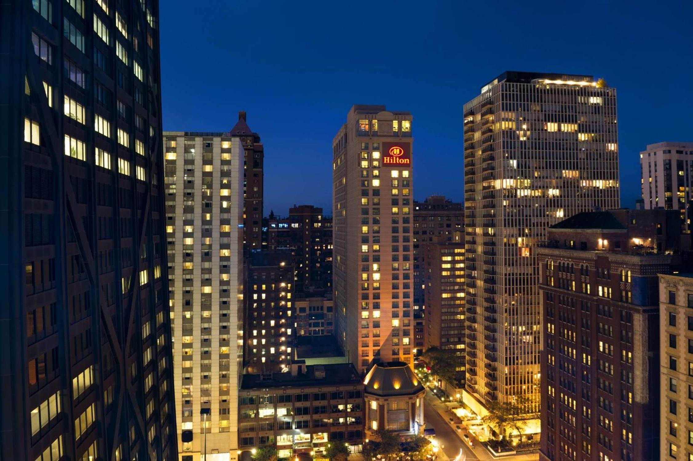 Hilton Chicago Magnificent Mile Suites, Chicago