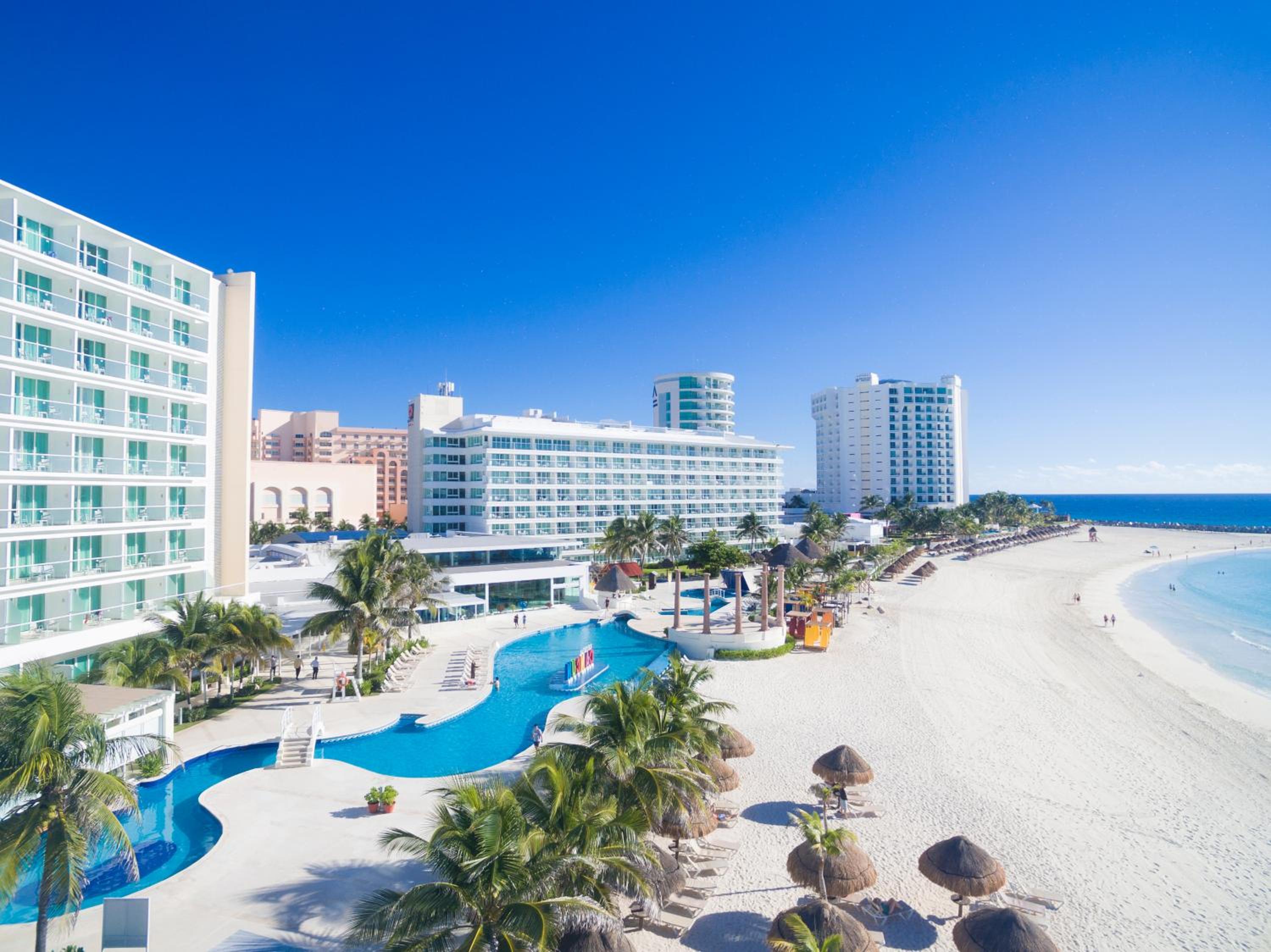 Krystal Cancun, Cancun