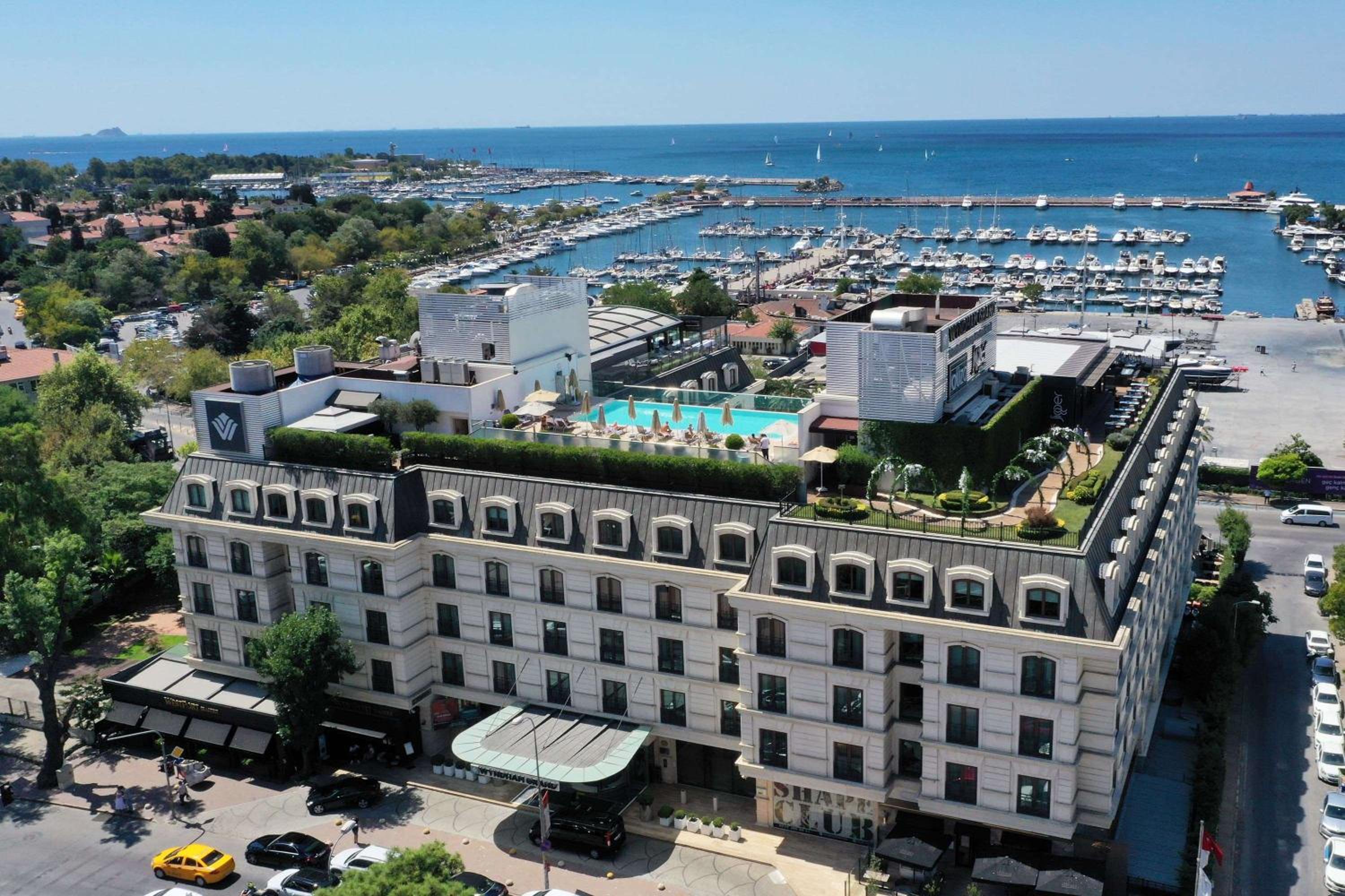 Wyndham Grand Istanbul Kalamış Marina Hotel, Istanbul